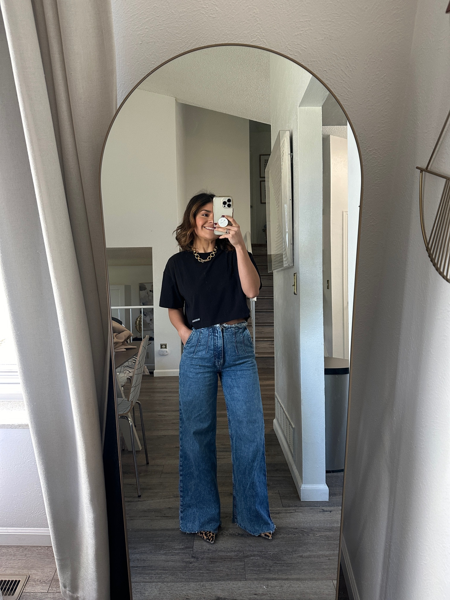 One of my favorite denim looks! Take 31% off this tee and jeans via Hudson jeans with code “treat”

Tee size xs
Jeans size 24

#LTKFindsUnder100 #LTKHoliday #LTKSaleAlert