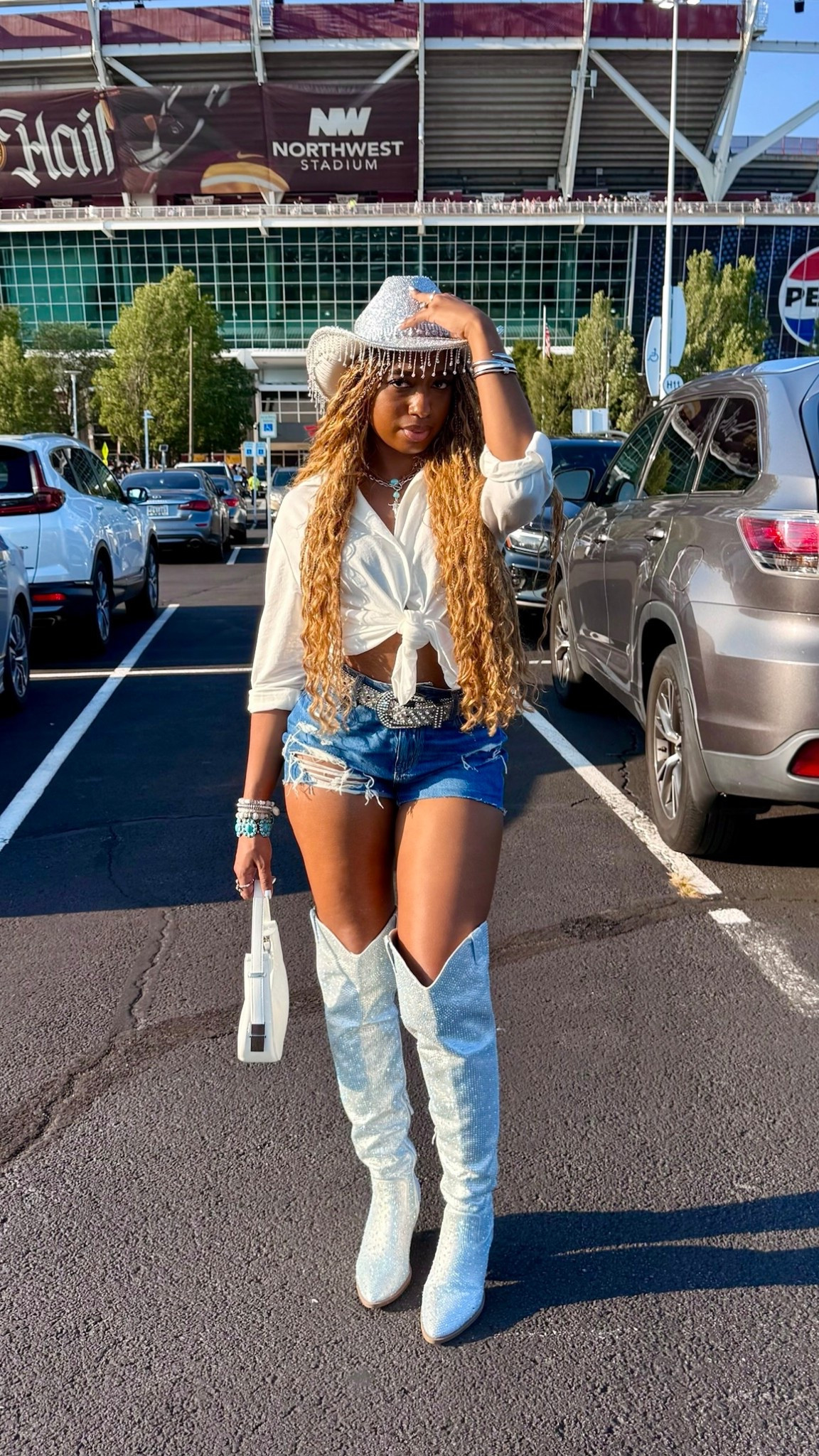 Cowboy Carter Tour, I showed up rhinestoned and ready 🤠💫 From the glitter boots to the denim cutoffs, this look was built for a Southern stage and spotlight moments.
#CowboyCarter #WesternGlam #BeyonceInspiredLook #LTKConcertReady #HotCowgirlSummer #YeehawEnergy #RhinestoneCowgirl #LTKOutfitInspo #BeyHiveStyle #CountryConcertVibes


#LTKFindsUnder100 #LTKFindsUnder50