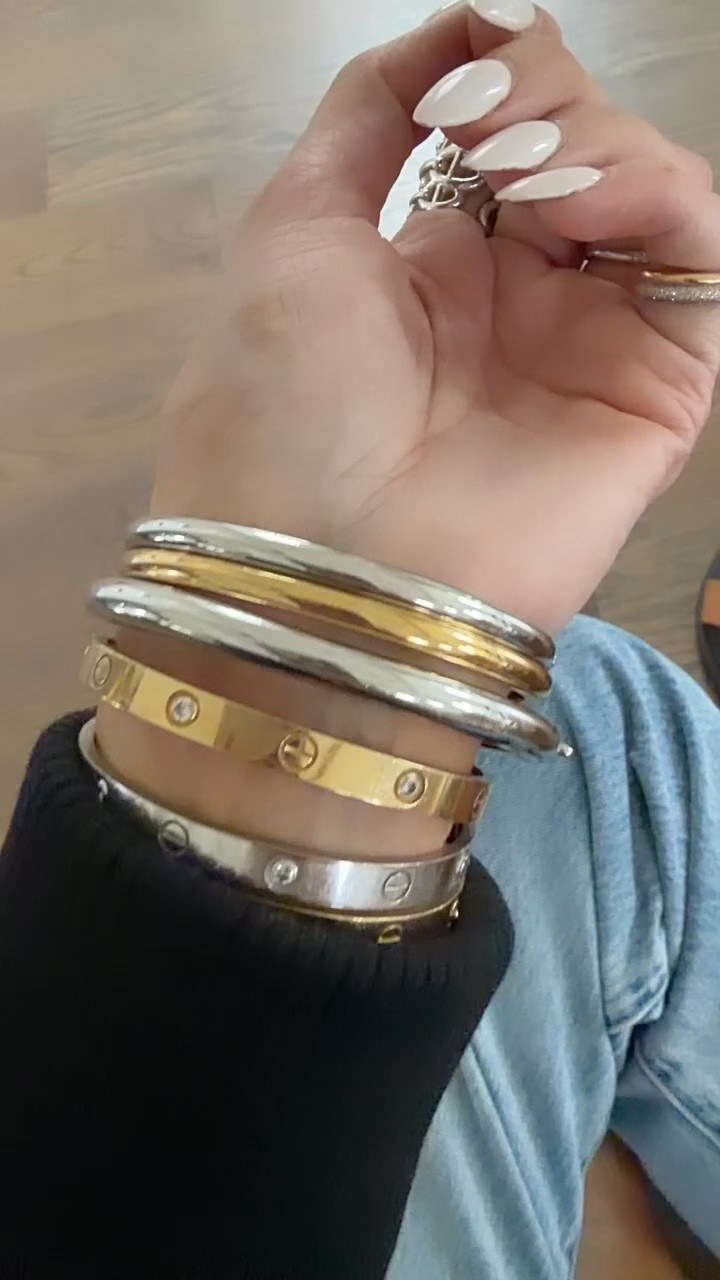 Sale Alert! Shopbop sale starts 9/27 for rewards members! Sign up today for early access! Up to 25% off when you use code “FALL”. Public sale 9/28-10/1

Shopbop, Shopbop sale, Shopbop Jewelry, Mixed metals, Bracelets, Emily Gemma

#LTKdayinmylife #LTKgrwm #LTKSaleAlert
