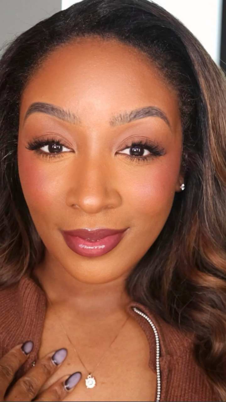 If you want your makeup to look good on a budget, do this beginner-friendly drugstore makeup routine.

Makeup used in video👇🏾 

Primer: @elfcosmetics Power grip matte primer 
Foundation: @maybelline FitMe Matte Poreless Shade 355 
Concealer: @nyxcosmetics Bare with me concealer shade 
Setting Powder: @nyxcosmetics Wonder Snatch Shade Sassy Spice 
Bronzer: @elfcosmetics Primer Infused Matte Bronzer Shade Sun Soaked 
Blush: @covergirl Skin Enhancer Shade Berry Punch 
Highlighter: @physiciansformula Diamond Dust Shade Luminous Glean 
Lip liner: @elfcosmetics Cream glide Lip Liner shades Dark Cocoa & Plum & Get It 
Lip Balm: @elfcosmetics Glow reviver melting lip balm shade Cotton Candy Crush 
Setting spray: @makeuprevolution SuperFix