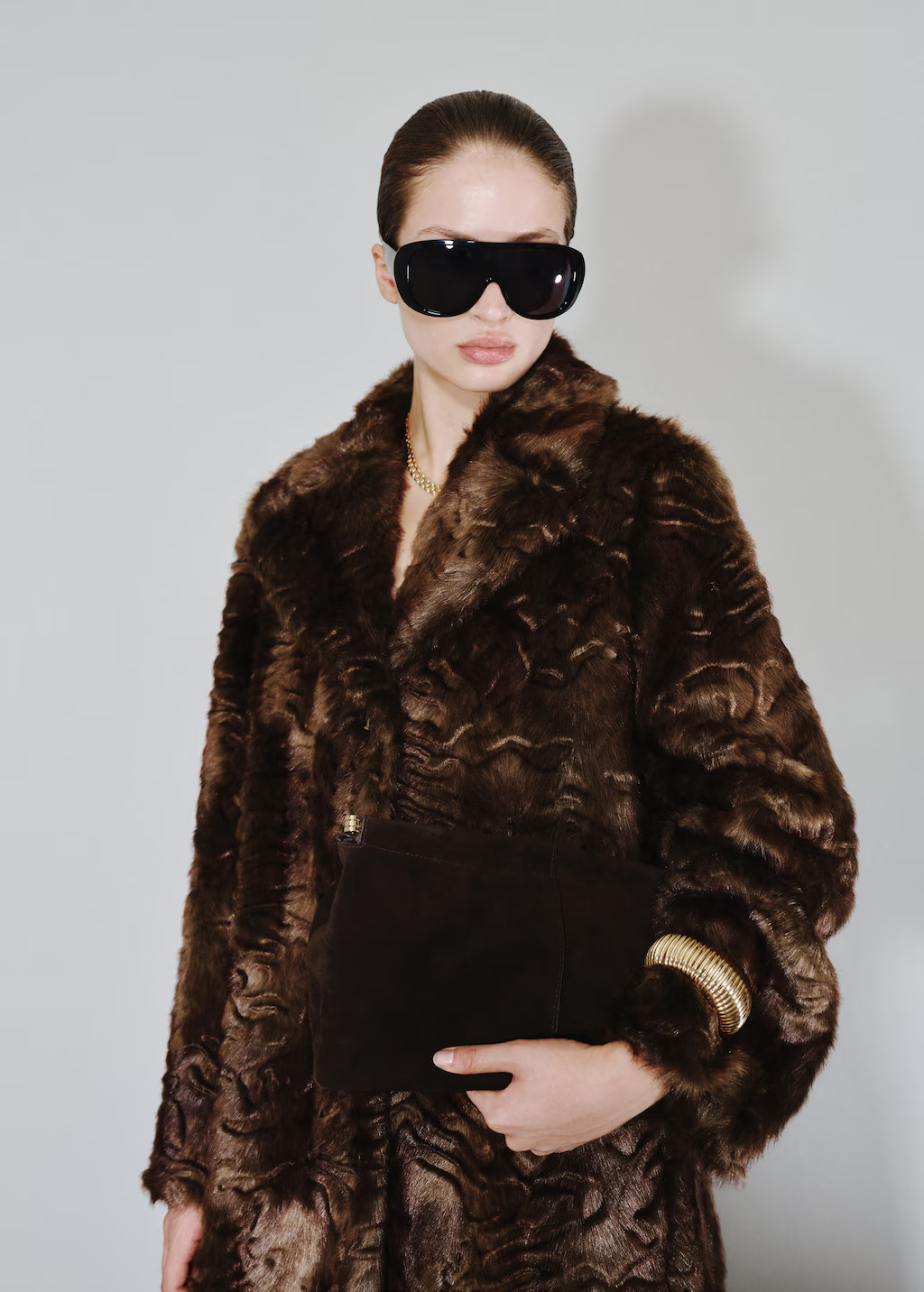 Suede handbag chocolate - Woman - One size - MANGO | Mango (US/MX/AU)