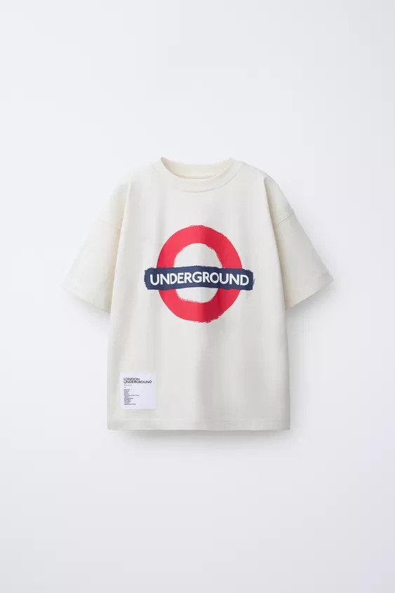 Round neck short sleeve T-shirt. Raised UNDERGROUND LONDON © print on front and back. Label appl... | Zara US