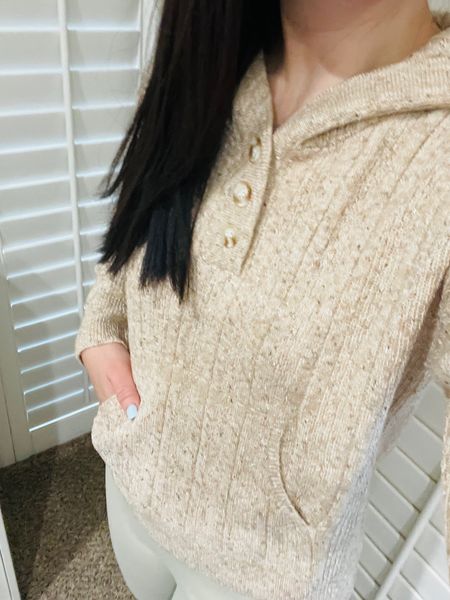 Neutrals on neutrals for the win! This Heartloom sweater is under $50!👏🤗 Perfect for lounging around the house, it matches with everything you probably already own!☺️💕Super love this outfit for Fall, paired it with leggings that are on sale today!🍁🍂 This is also a cute travel option for the airport or those long roadtrips!😘😘



#neutrals #sweater #ltkholiday #ltkfit #ltktravel #falloutfits #fallstyle #fallinspo #ltksalealert #ltkfall #ltkunder100 #loungewear #ltkloungewear #neutraloutfit

#LTKSeasonal #LTKunder50 #LTKstyletip