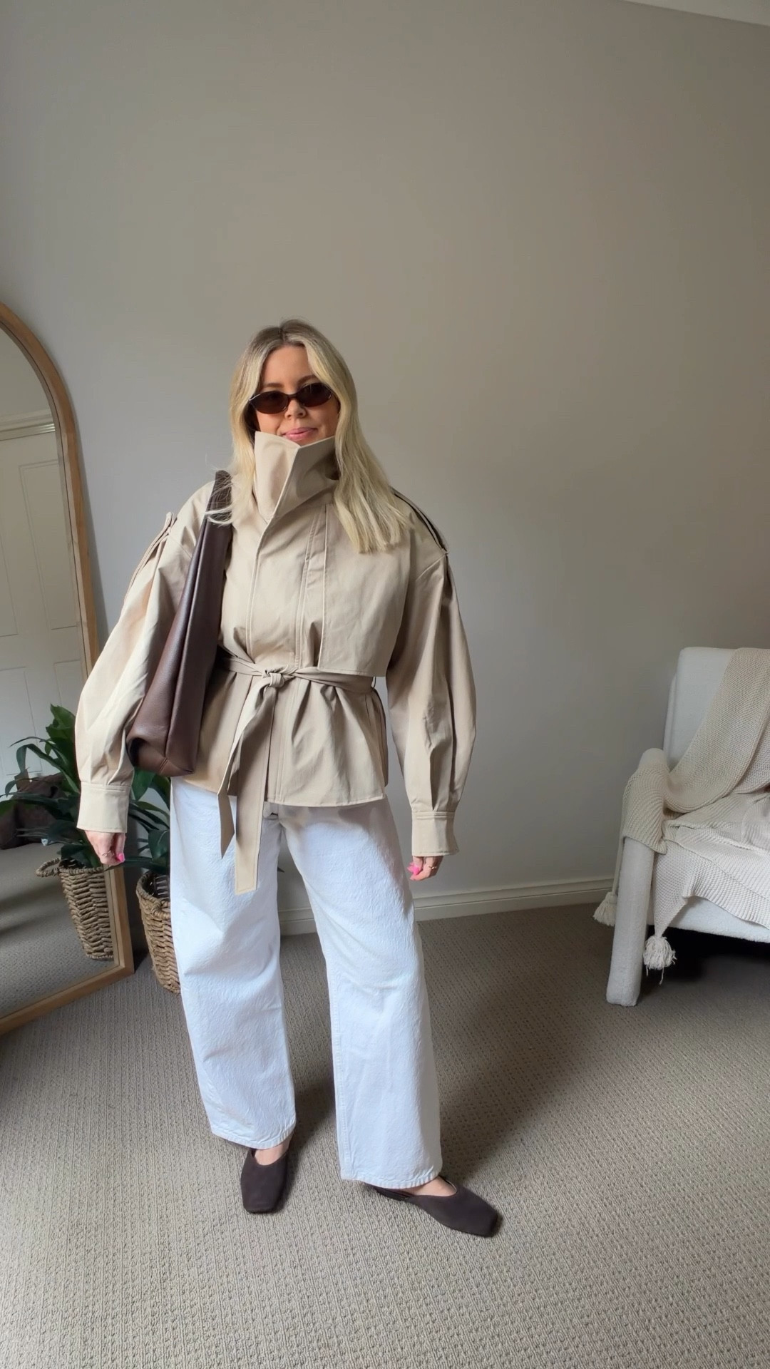 GRWM for my sister’s birthday lunch ✨

I had my heart set on styling my cropped trench today 🧥 tried a few different bottoms but ended up back with my go-to white jeans (they never miss 🤍)

I wear a 10 in the trench and a 31 in the jeans 

#LTKautumn #LTKstyletip #LTKaustralia