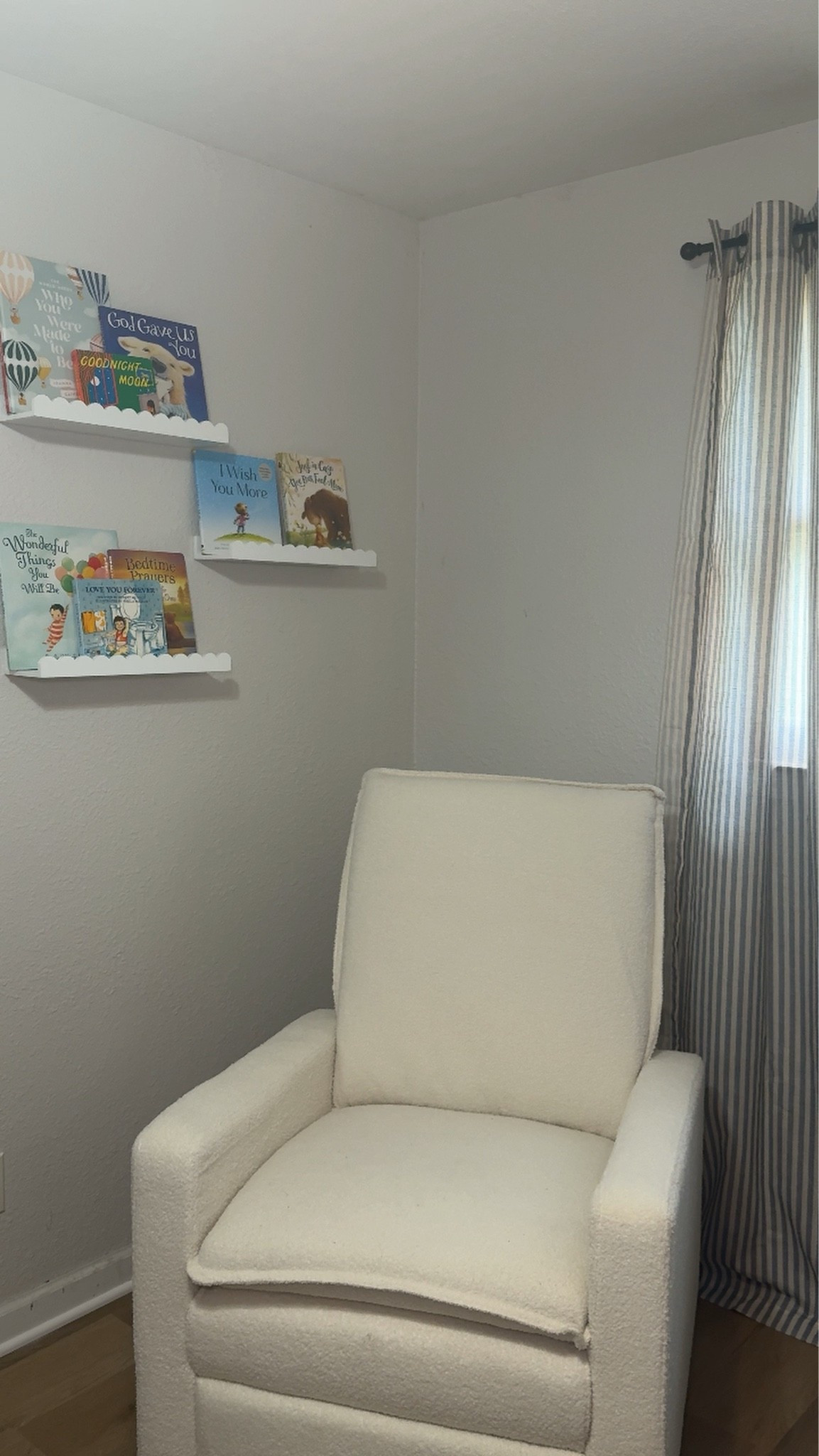 BOOKSHELF SET UP LINKS

#LTKmomlife #LTKBaby #LTKHome