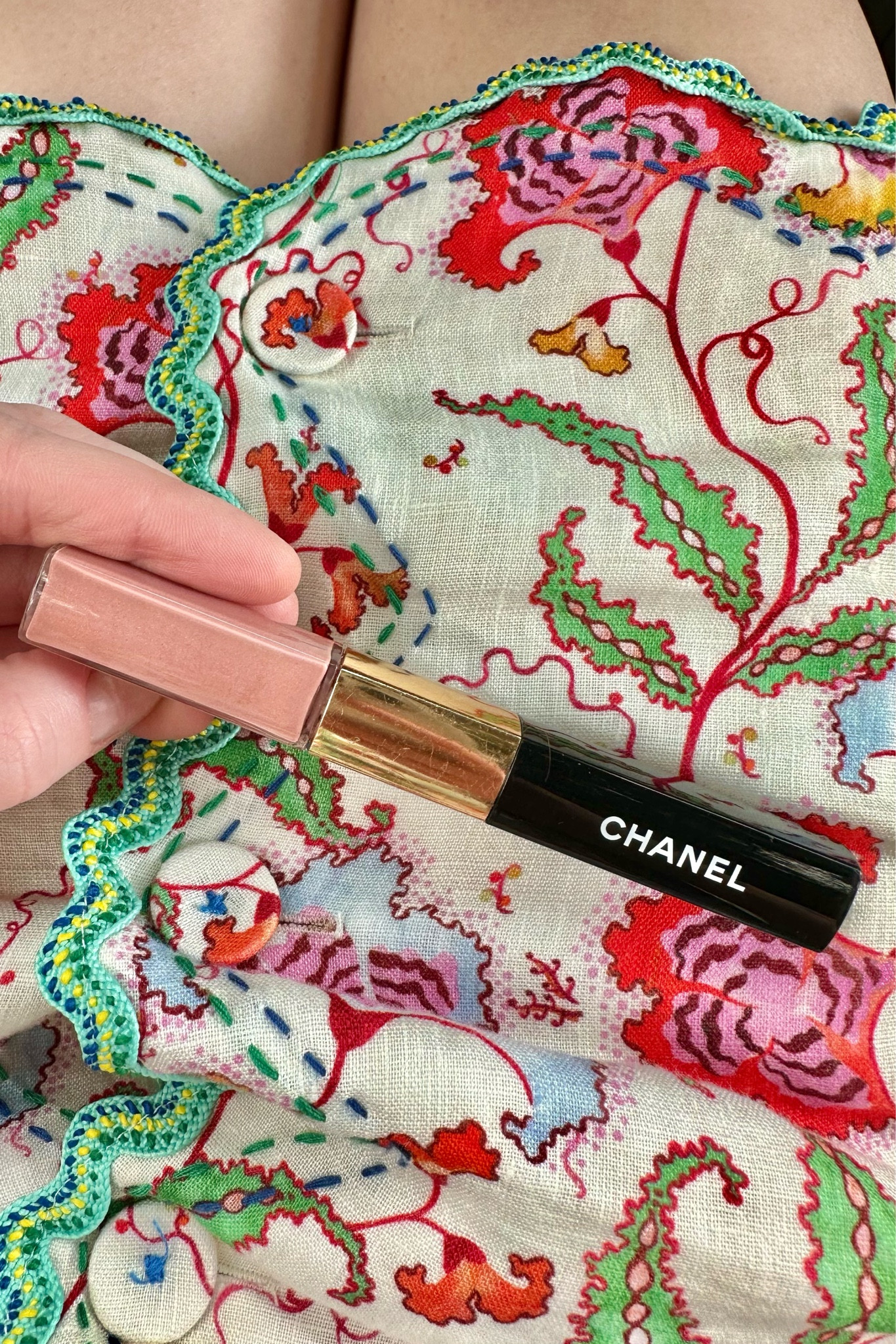 Saloni & Chanel beauty make an ideal pair for party season 

#LTKfindsunder100 #LTKparties #LTKbeauty