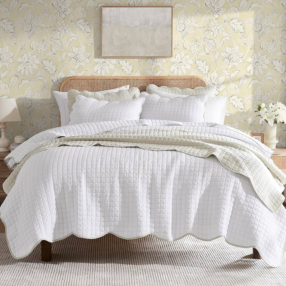 WDCOZY White Queen Size Quilt Bedding Set, Beige Scalloped Farmhouse Country Rustic Lightweight S... | Amazon (US)