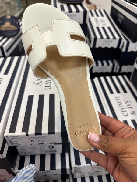 Smiles and pearls stopped by Belk and found a Hermès Oran sandal dupe. 

Crown & Ivy, designer dupe, Hermes sandals, spring sandal, Easter, summer sandal, jeans, wedding, spring outfit, date night outfit, vacation outfit, white dress, sandals, plus size fashion, size 18

#LTKplussize #LTKmidsize #LTKSeasonal