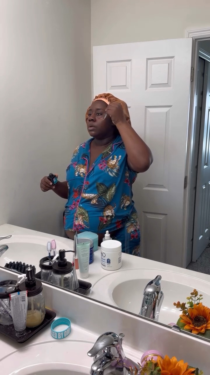 GRWM for the day. My pregnant skincare routine 💗 Slow Saturdays are the best! I’m so thankful for these last few weeks of calmness with just the 3 of us 🥰🫶🏾

#38WeeksPregnant #PregnantMom #morningroutine #Momof2 #MomLife