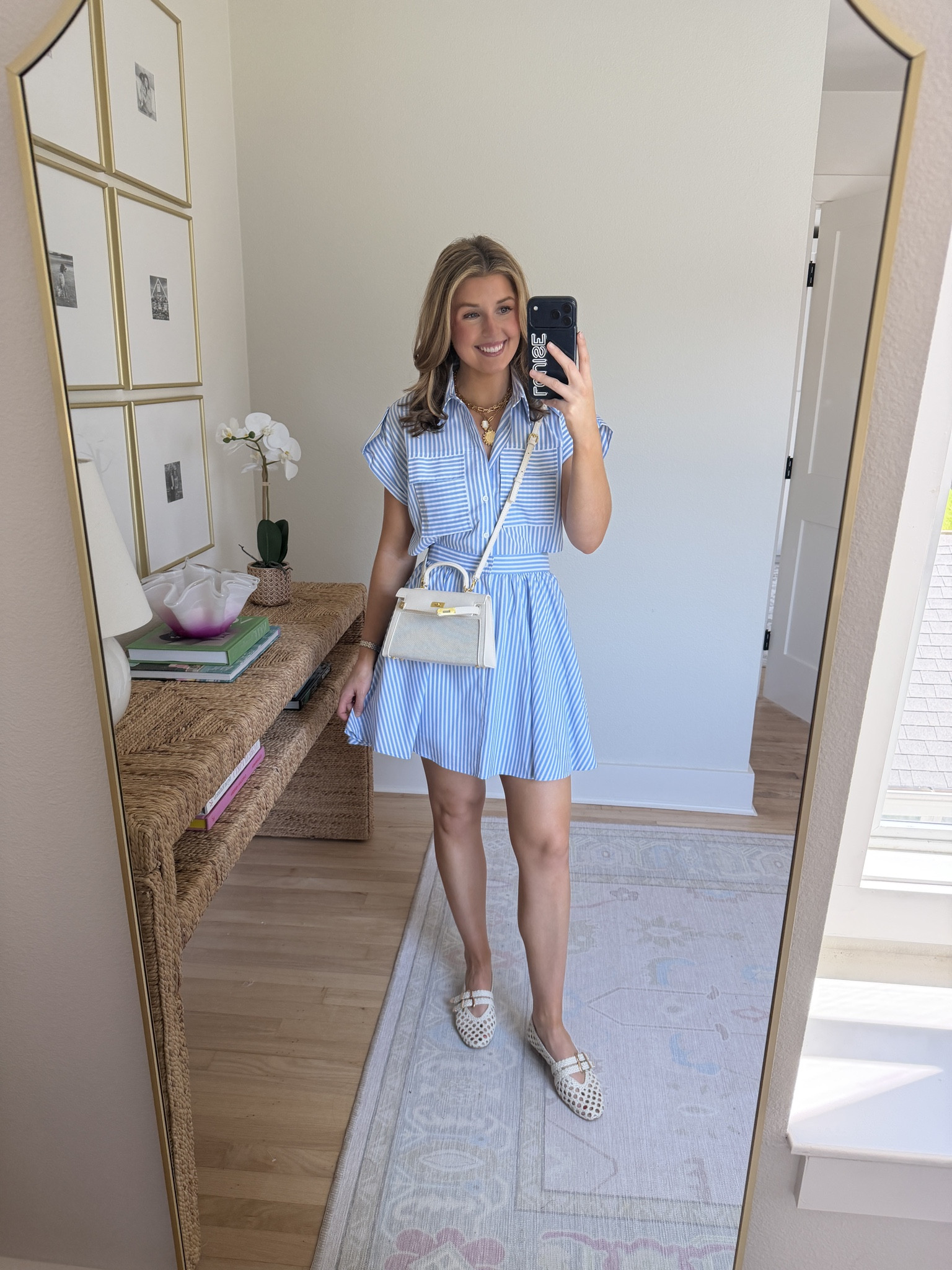 Easy outfit idea! Wearing a S 