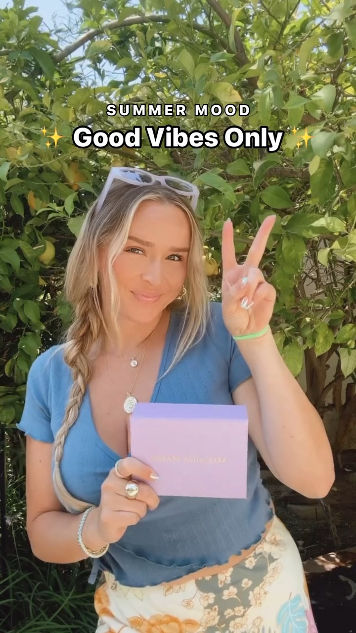 Putting out GOOD VIBES ONLY this summer with the good vibes collection from @melindamaria_jewelry ✨ Because good luck never goes out of style! Shop this Om Medallion Necklace and the full collection at melindamaria.com & use code STEPHANIEW to save! #mmgirls #melindamariapartner #ad #sponsored #goodvibesonly #goodvibes #goodluck #om