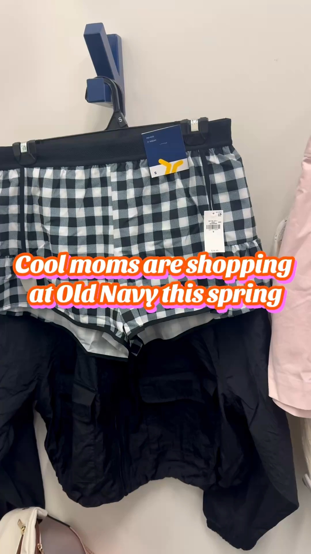 Cool moms are shopping at Old Navy this spring. 