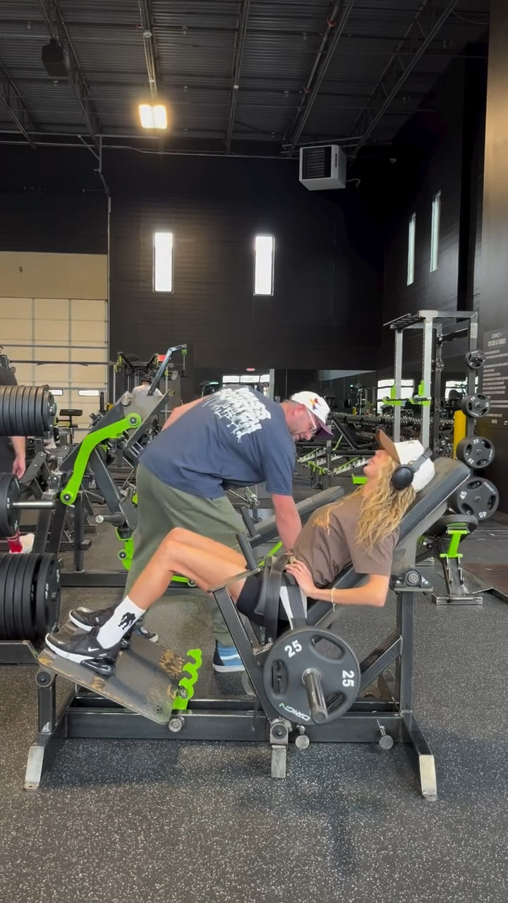 bts with @themassquatch @ofit_syndicate @shotbysifa 💪🎬