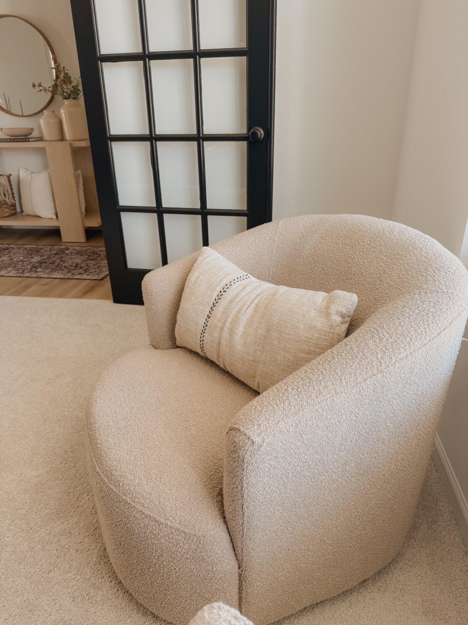 Modern organic find alert!! We are loving these swivel boucle chairs from @walmart and the best part is they are only $148 each! 😍🥰



#lifestyleblogger #blogger #neutralstyle #neutralhome #neutraldecor #ltkhome #ltkhomedecor #beigeaesthetic #aesteticfinds #walmart #walmartfind #modernorganic 
