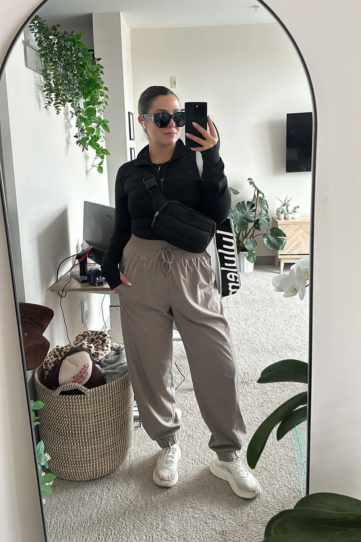Athleisure Outfit
If you haven’t gotten the your personal best active line from Abercrombie, you’re missing out. These joggers are everything! So comfortable, lightweight, and flattering! 

#abercrombie #athleisure #active #YPB #lululemon #amazon #APL

#LTKFitness #LTKGiftGuide #LTKStyleTip