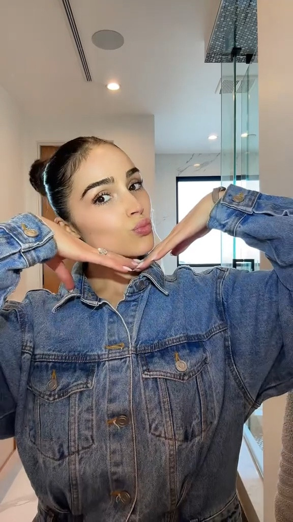 Christian does my makeup routine voiceover 🤍