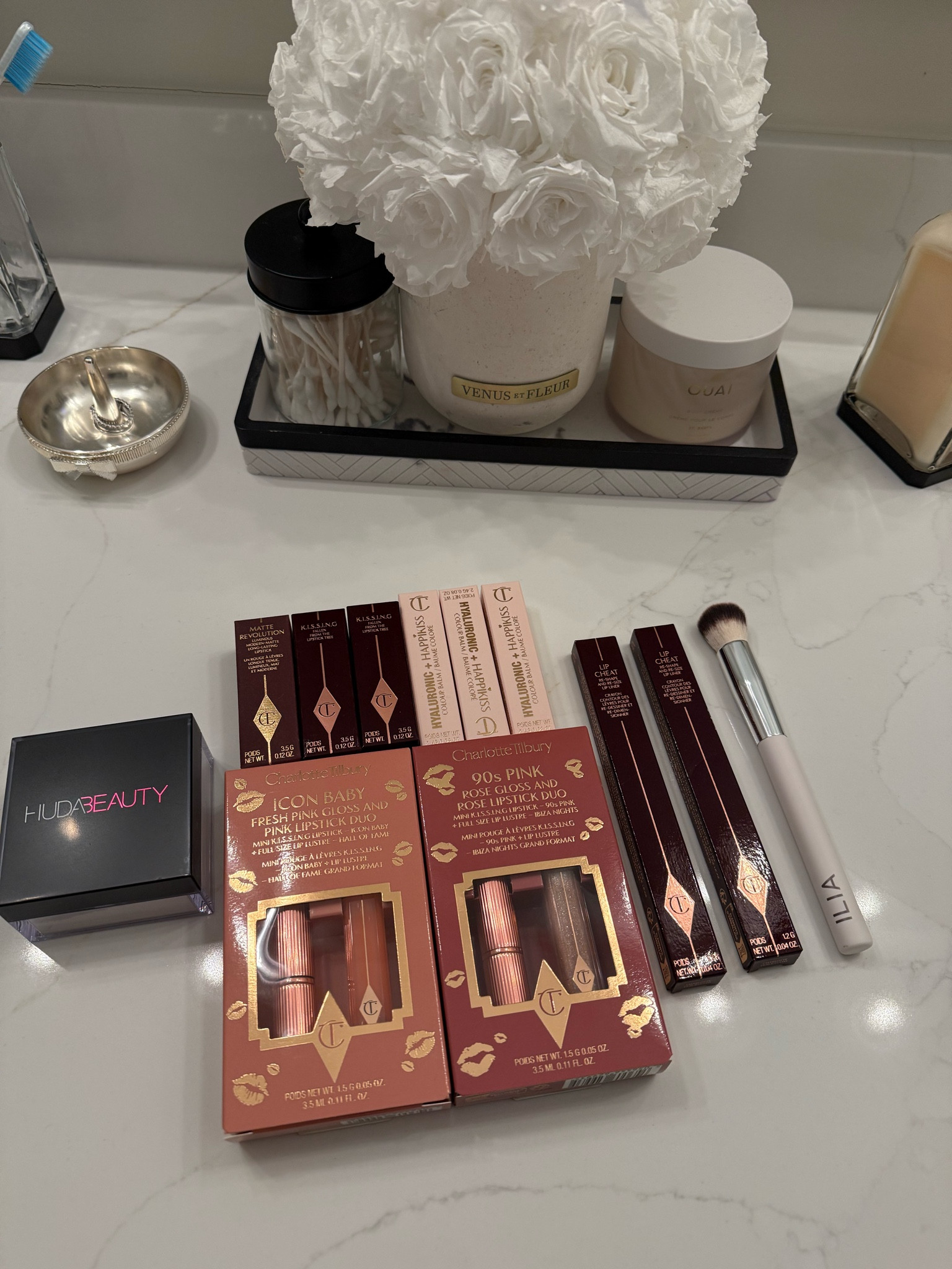 A few of my favorite things! 


#LTKGiftGuide #LTKHoliday #LTKSeasonal