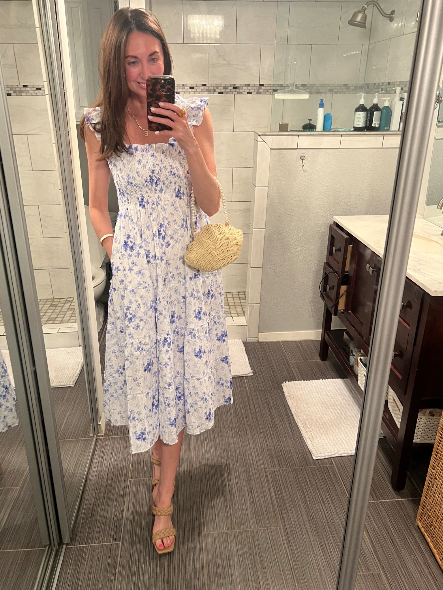 can’t wait to live in this dress. wearing XS. so feminine and easy! 💙

#LTKStyleTip #LTKTravel #LTKItBag