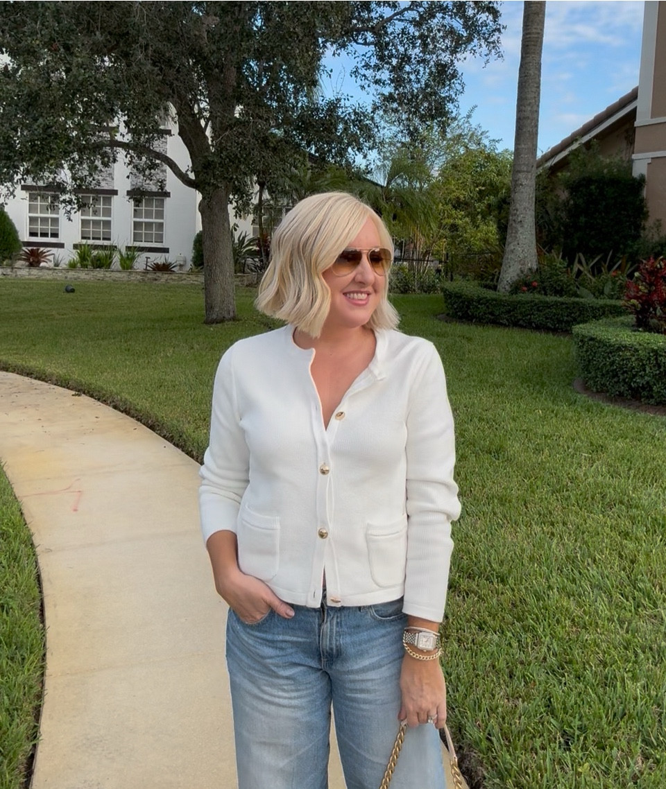 This cardigan jacket looks so chic & so much more expensive than it actually is. I have it in this ivory & navy & it comes in several other colors as well. It works great as a top or layered over a tank or cami. Perfect fall piece😍