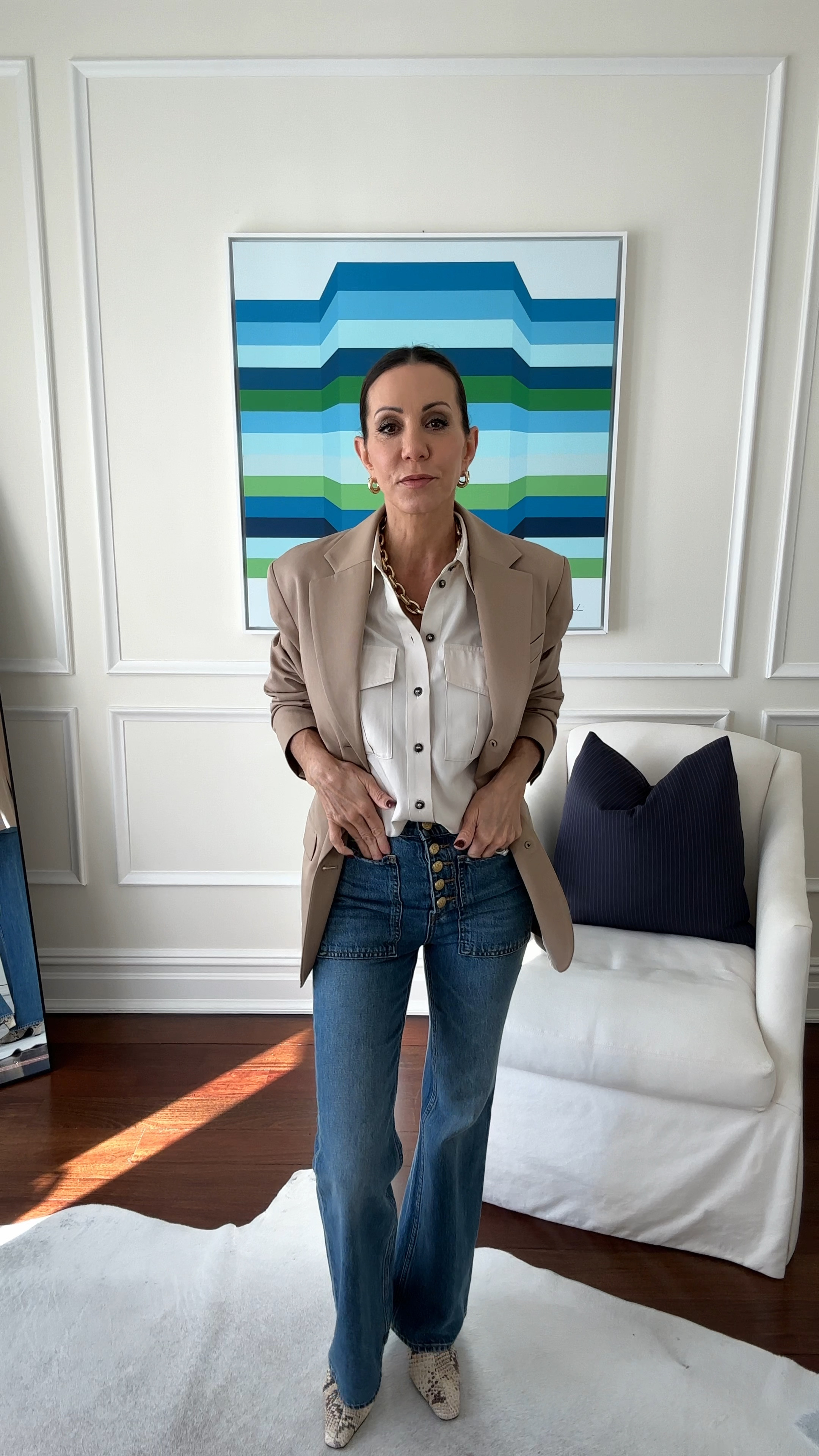 Elevated casual look :)
Love the bit of polish these gold buttons add on these jeans.

The boots are Shutz, bought @ Bloomingdale’s recently but I can’t find them on line. I linked similar options.