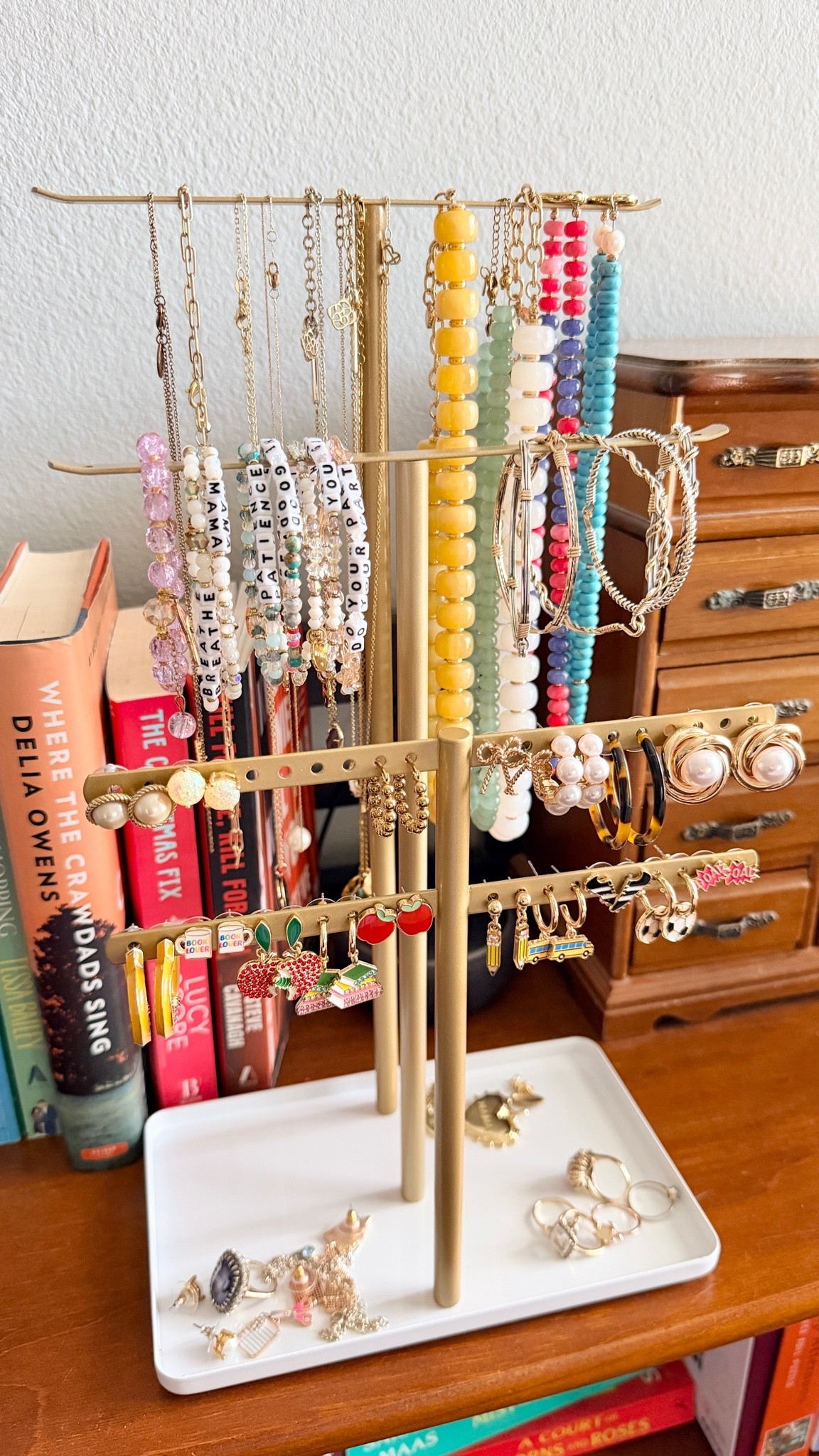My jewelry has a new home and the back to school collection is ready 🍎📚✨

#BacktoSchool #TeacherStyle #TeacherFashion

#LTKSeasonal #LTKWorkwear #LTKMidsize