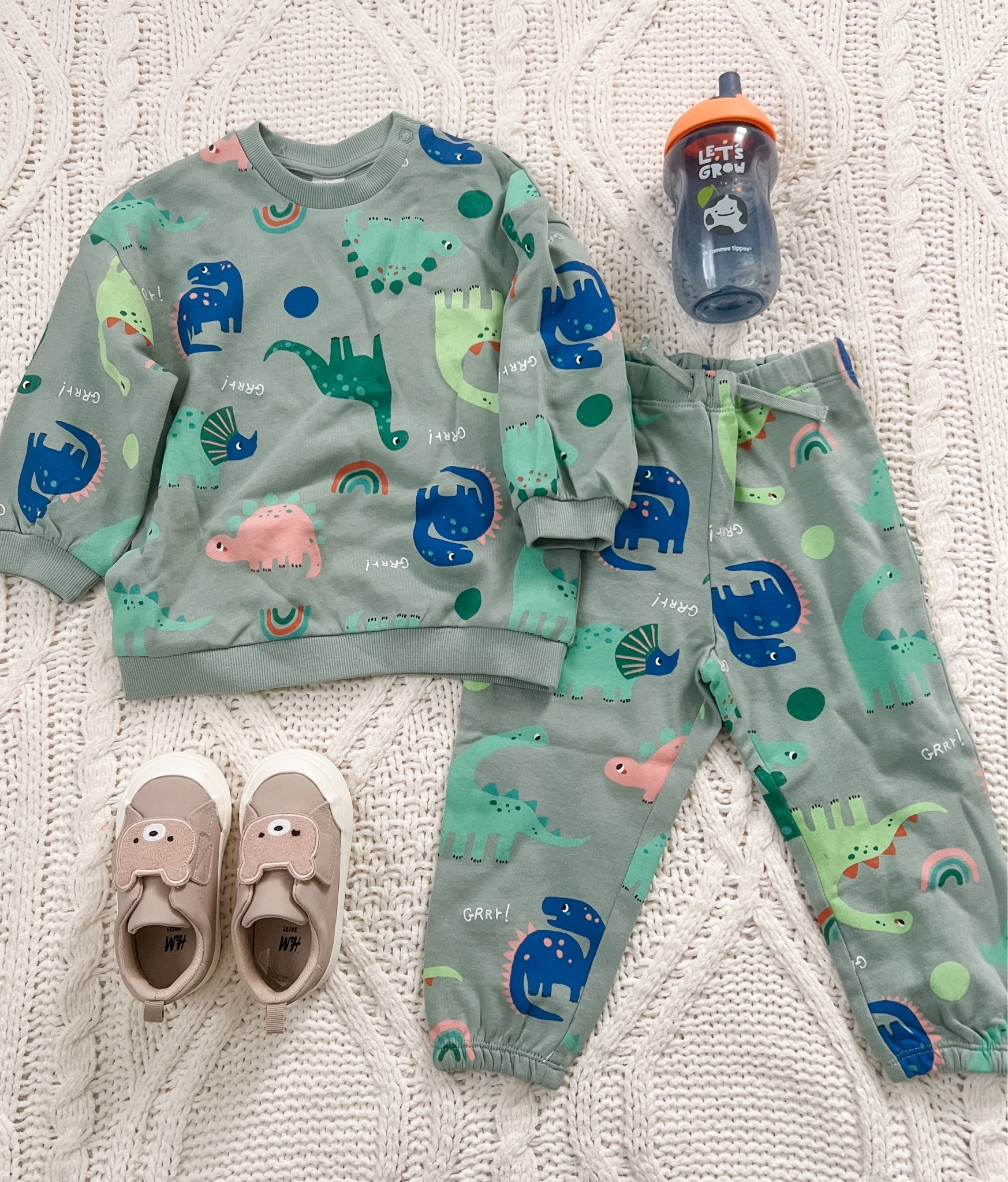 H&M SALE! This is the cutest freaking gender neutral baby outfit. I love it for my toddler boy!

#LTKbaby #LTKsalealert #LTKkids