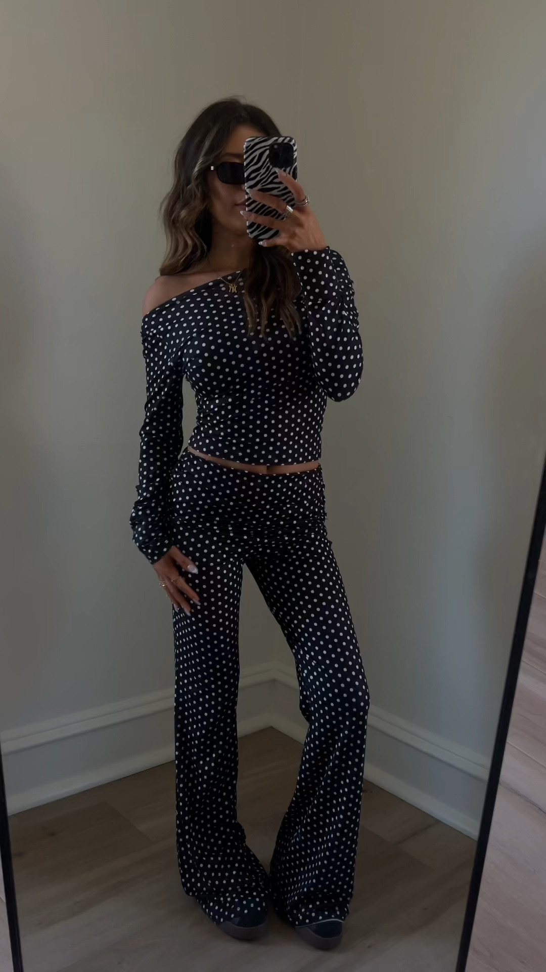 set of my dreams! wearing a small 🤍🖤

#LTKFindsUnder50 #LTKStyleTip #LTKSeasonal