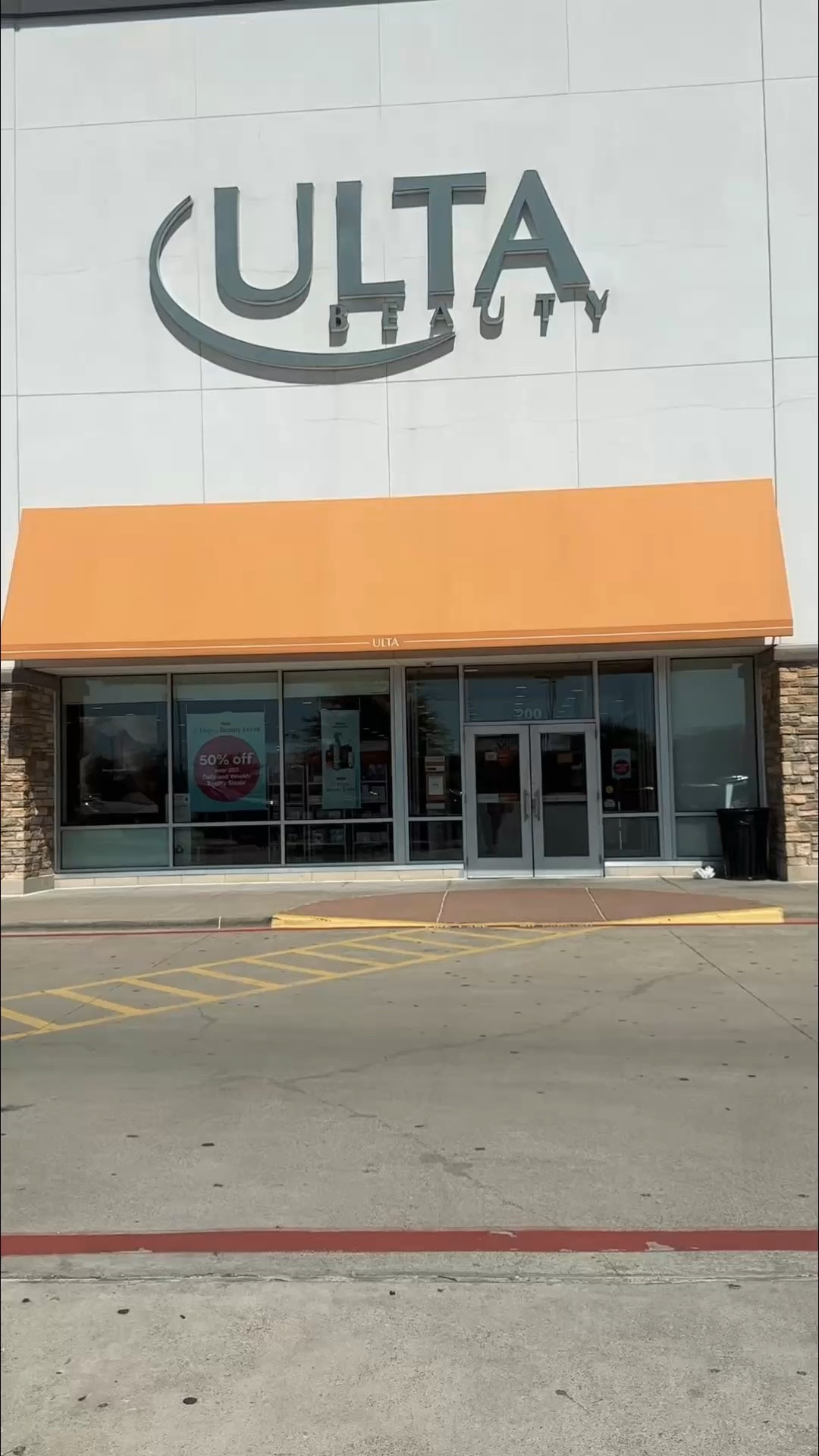 Shopped today’s 21 Days of Beauty sale at Ulta Beauty and picked up the new Lancôme Idôle Power Eau de Parfum plus a few of my favorite The Ordinary staples.

Have you shopped the sale yet? If so, what’s been your favorite day so far?


#LTKBeauty #LTKSpringSale #LTKdayinmylife