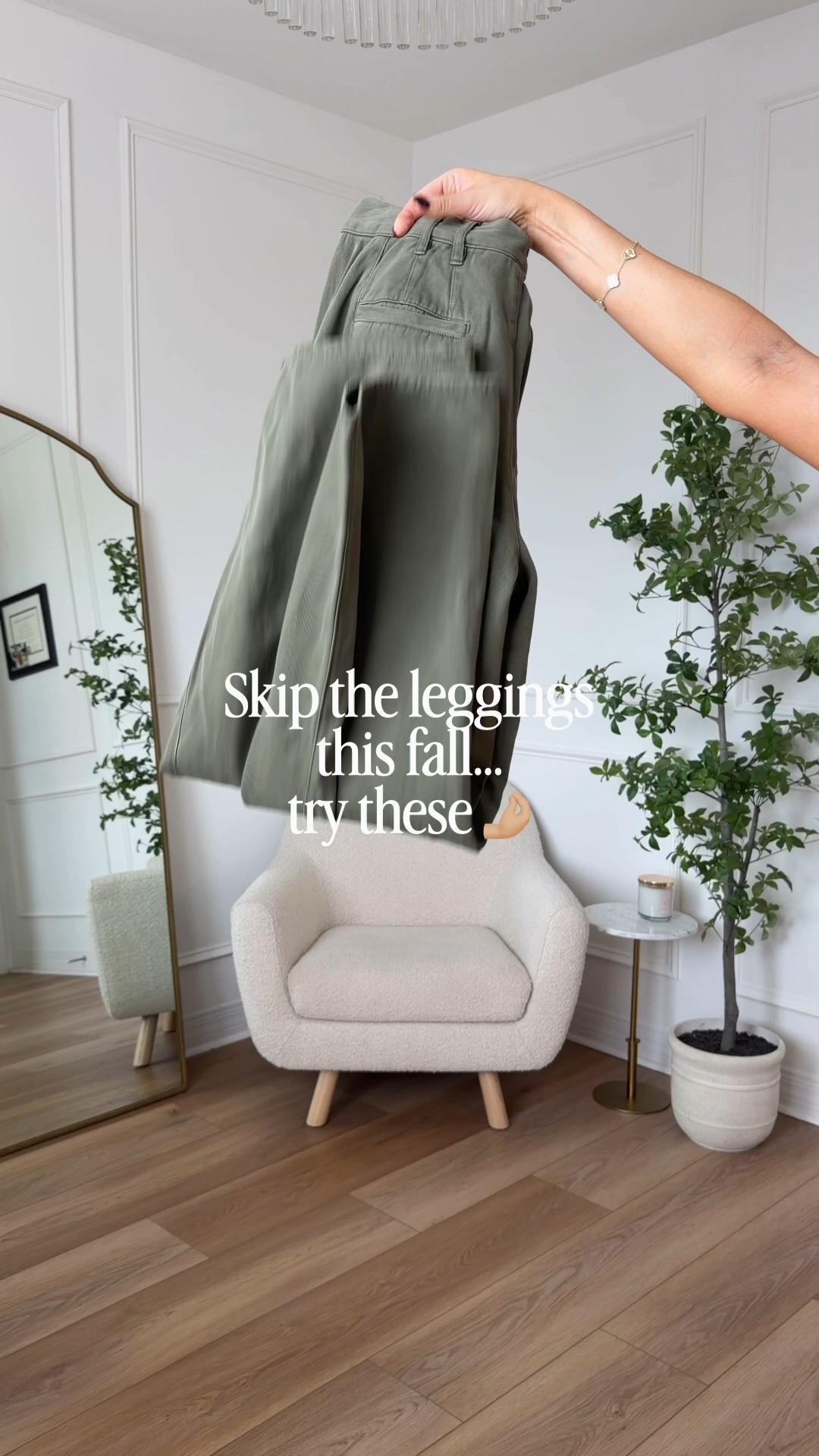Comfy outfit for fall!! Wearing a 4 in the pants but they’re a little loose!