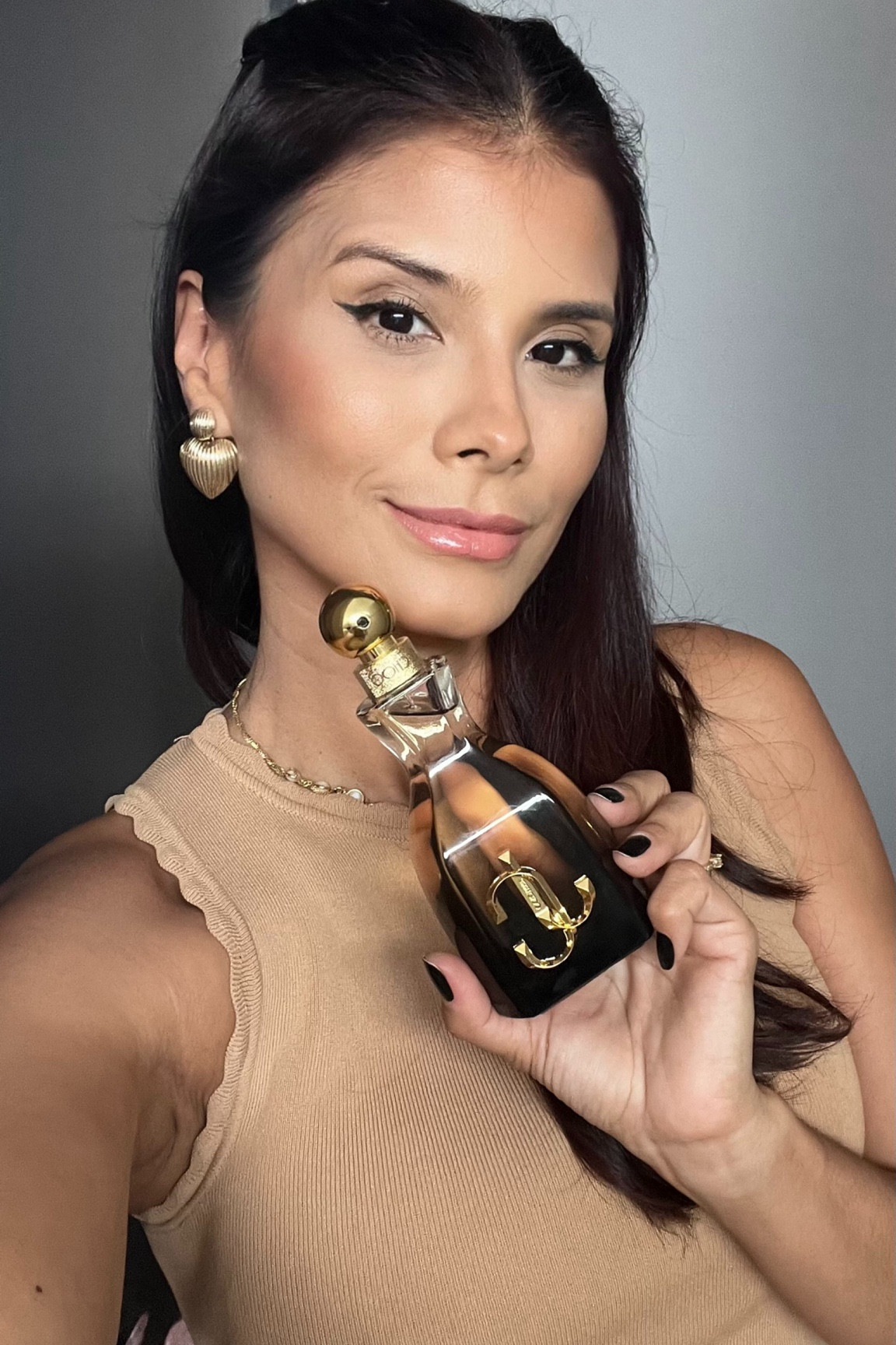 Maravilhoso! I WANT CHOO FOREVER, de Jimmy Choo, uma fragrância âmbar e floral com um cheirinho sensacional. Não conhecia a linha de perfumes da Jimmy Choo, mas já está entre os meus favoritos! 

#LTKgiftguide #LTKbrasil