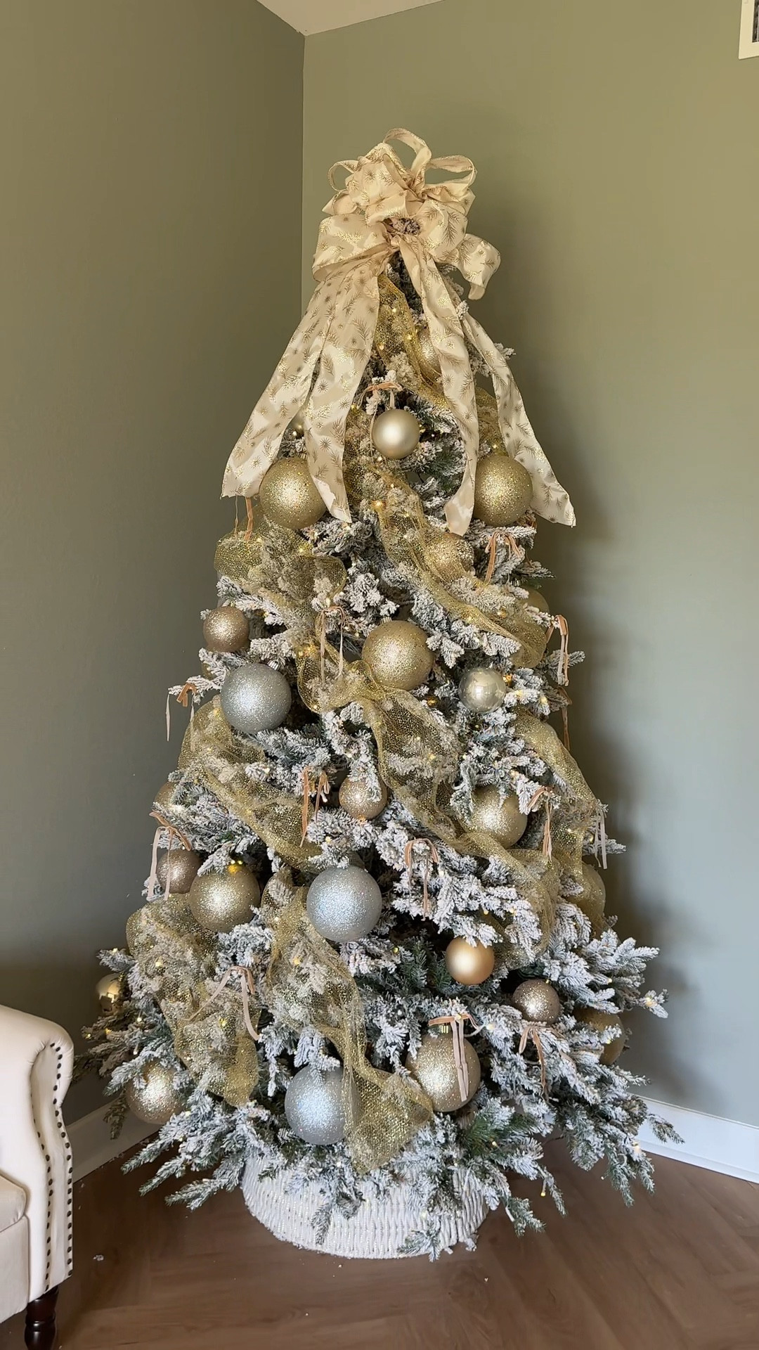 Love a classic gold and silver flocked Christmas tree. 

#LTKHoliday #LTKHome #LTKSaleAlert