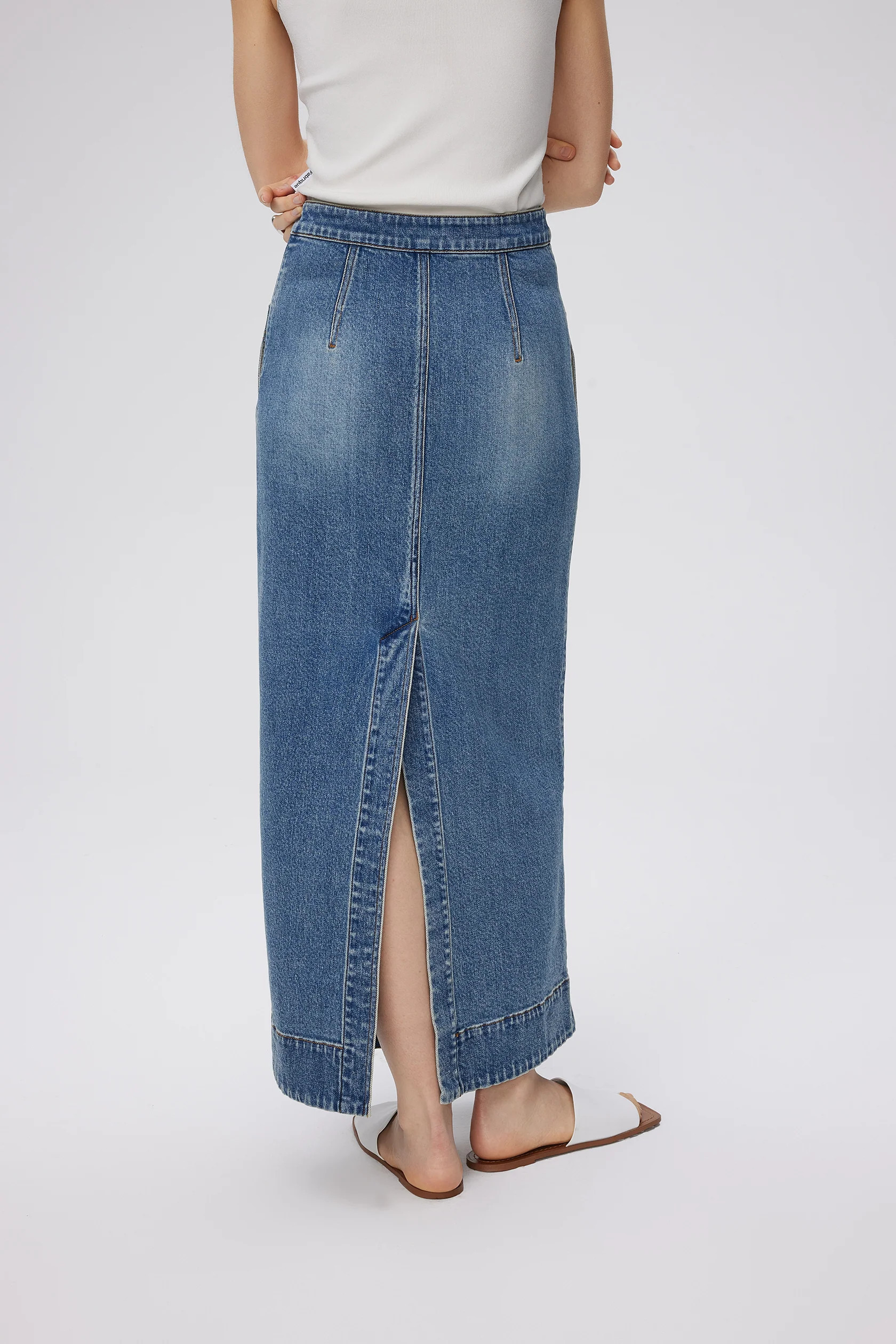 Sara High-waisted Pencil Skirt in Cotton Lyocell Denim | Fabrique