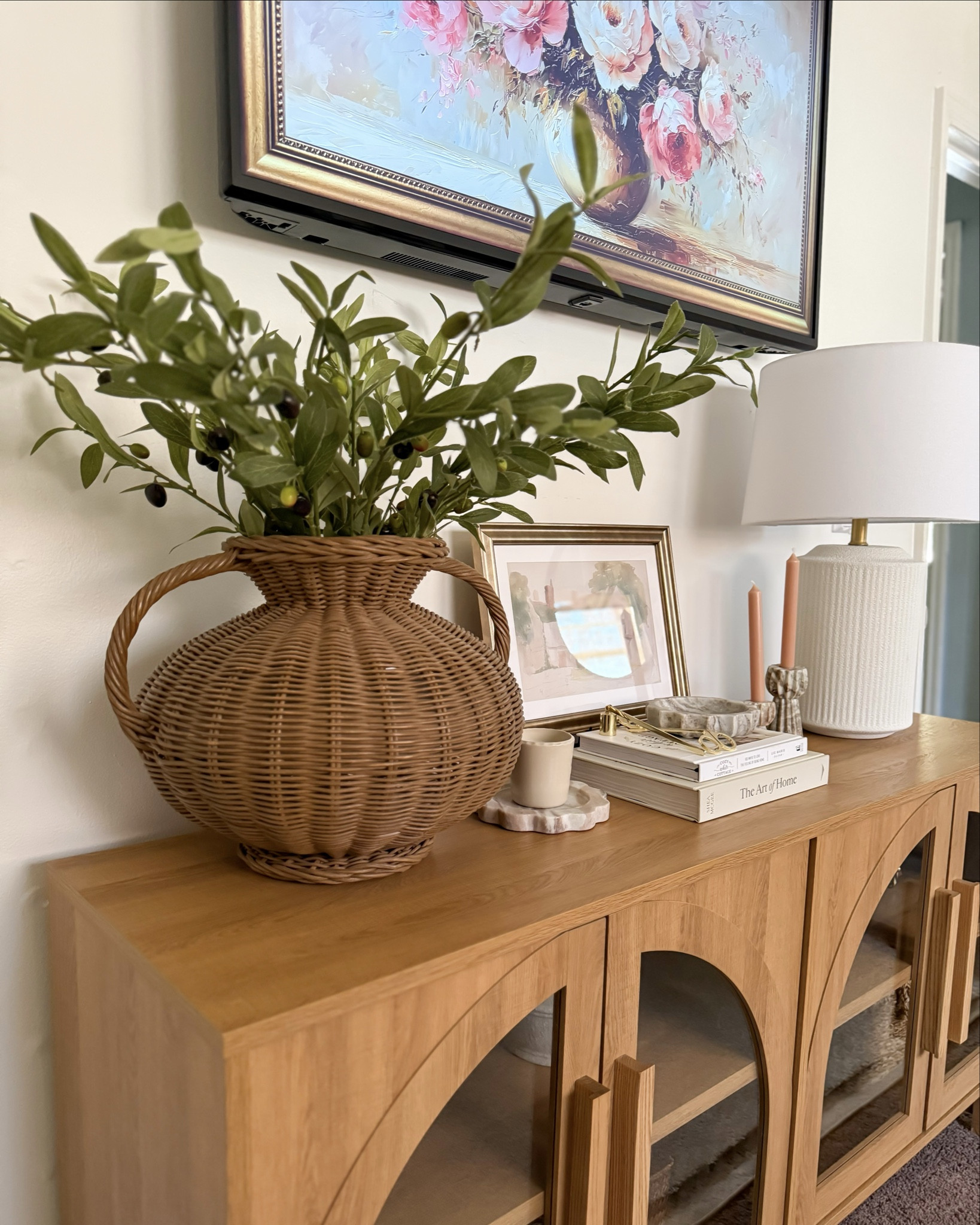 My favorite scalloped marble tray is back in stock! Plus only $15 😍
Sharing different ways how I have been styling mine at my home 🤎


#LTKSaleAlert #LTKHome #LTKSeasonal