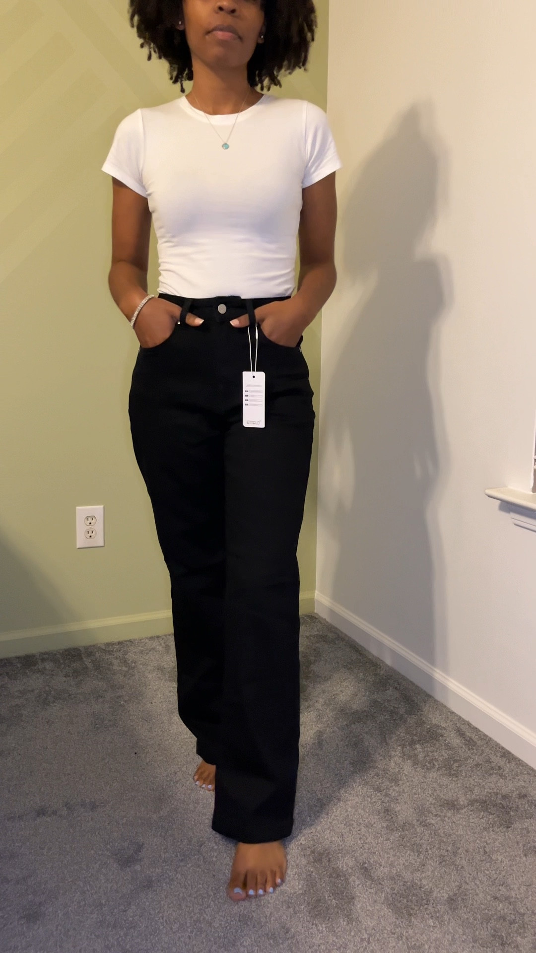 Rebuilding my closet . So I’m starting with the basics. Love these jeans 💞

#LTKVideo 

#LTKStyleTip #LTKFindsUnder50