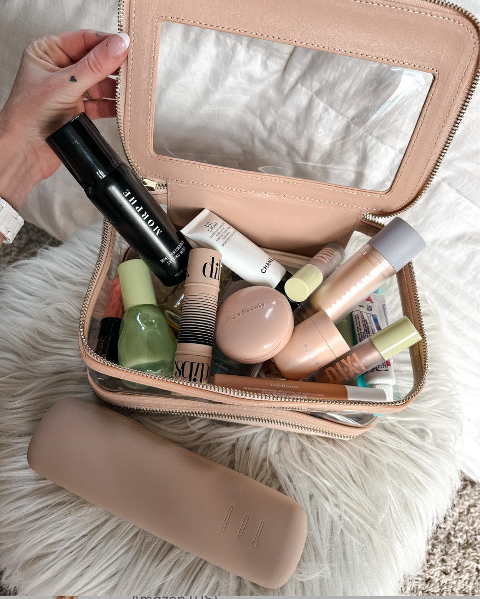 Packing for vacation 
Skincare makeup beauty products 
Amazon travel finds that are perfect for your next trip like spring break 
Sephora haul and rare beauty highlighter 