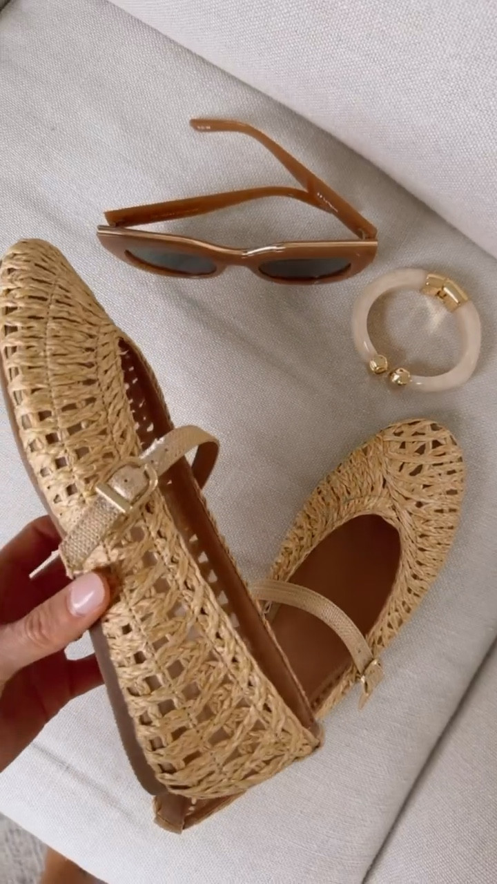 This raffia ballet flat has been on repeat for me! I’ve styled it with so many looks! 

Loverly Grey, spring shoes, workwear, summer shoes, ballet flats, Target 

#LTKSeasonal