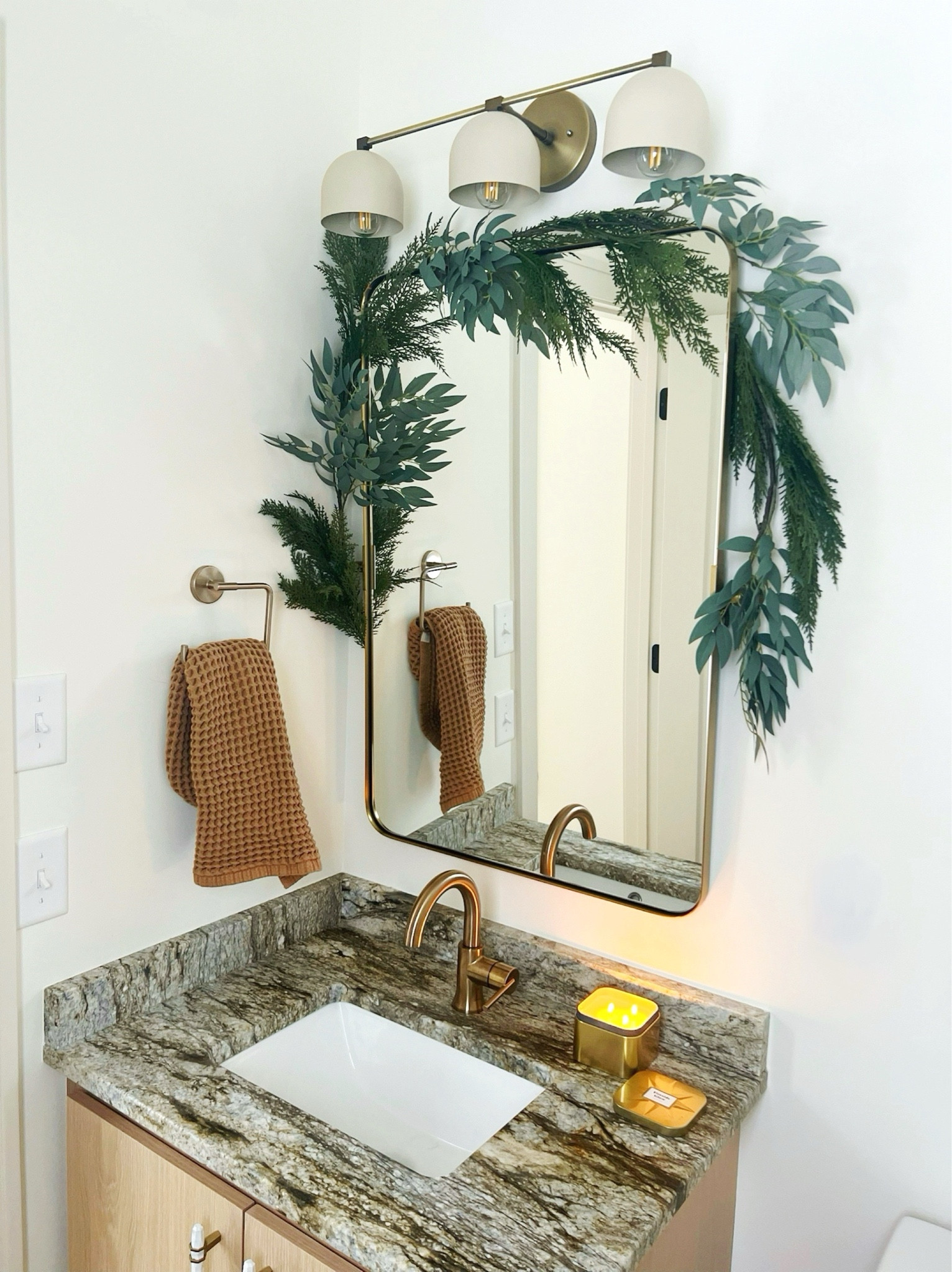 M i n i m a l  X m a s  D e c o r

Minimal Christmas bathroom decor! Vanity light is from peared creation ! 

Fall home decorr
Garland
Vanity lights
Towel hook
Hardware 
Christmas gifts
Towels
Delta trinsic champagne gold faucet
New build
Organic modern
Mirror
Amazon home
Cabinet pulls



















Chelsea Bolling
Nesting in the Pines

Follow my shop @NestinginthePines on the @shop.LTK app to shop this post and get my exclusive app-only content!

#liketkit #LTKGiftGuide #LTKHoliday #LTKSeasonal #LTKActive #LTKU #LTKOver40 #LTKHome #LTKSaleAlert #LTKMidsize #LTKParties #LTKFindsUnder50 #LTKFindsUnder100 #LTKStyleTip #LTKBeauty #LTKFitness #LTKMens #LTKFamily #LTKHome #LTKGiftGuide #LTKHoliday
@shop.ltk
https://liketk.it/516E4

#LTKHome #LTKSeasonal #LTKHoliday