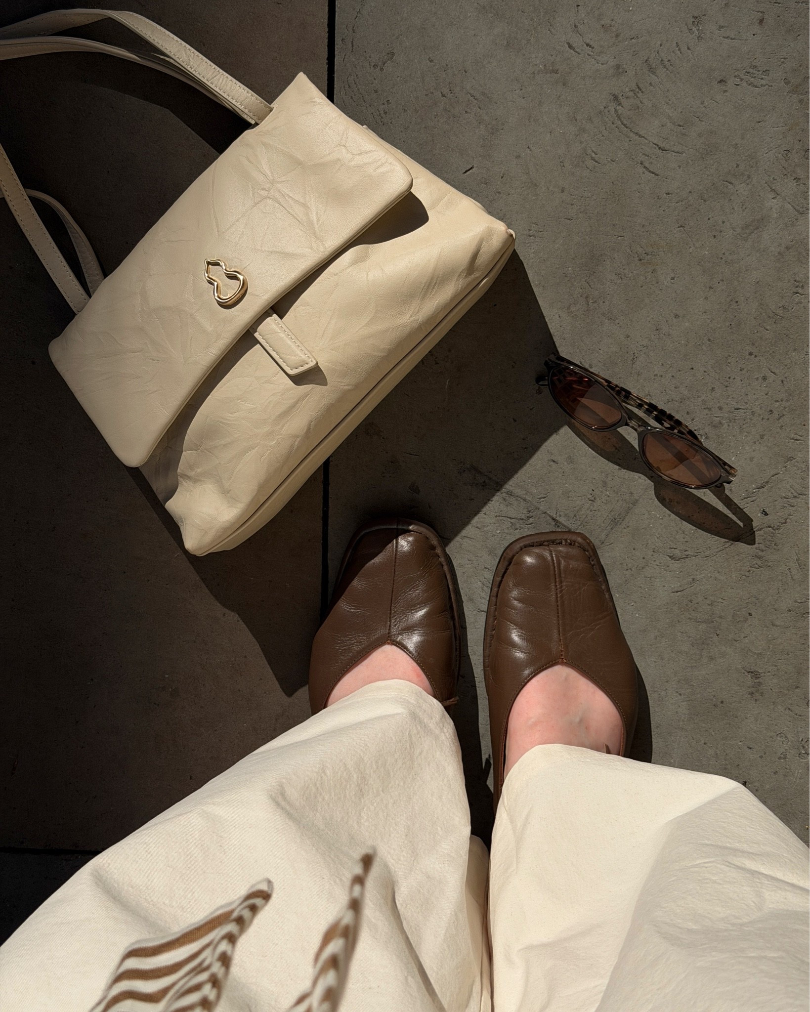 Cream Bag, Shoulder Bag, Leather Bag, Alohas, Brown Ballet Flats, Sunglasses, Tort Sunglasses

#LTKautumn #LTKuk #LTKeurope