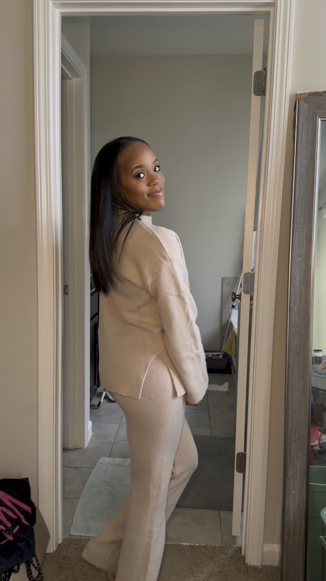 I’m obsessed with this cute and super comfortable women’s lounge set! Perfect for the cold winter season! 😍🤎

#LTKstyletip #LTKfindsunder50 #LTKsalealert