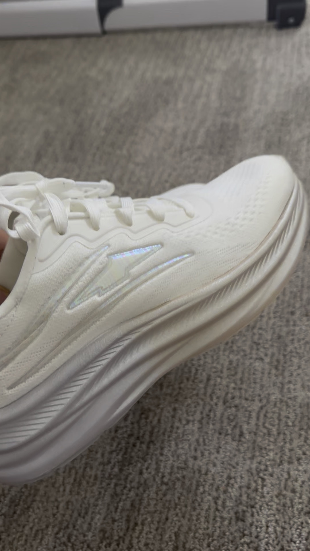 Women’s trendy white sneakers | women’s workout shoes 

#LTKmomlife #LTKfitnessgoals #LTKActive