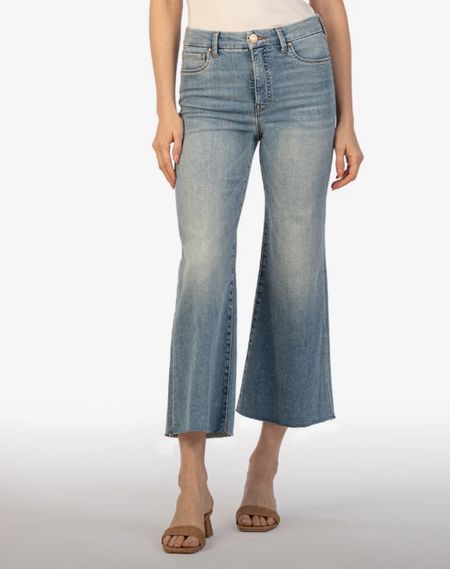 Kut from the Kloth Jeans

#LTKFindsUnder100 #LTKTravel #LTKStyleTip
