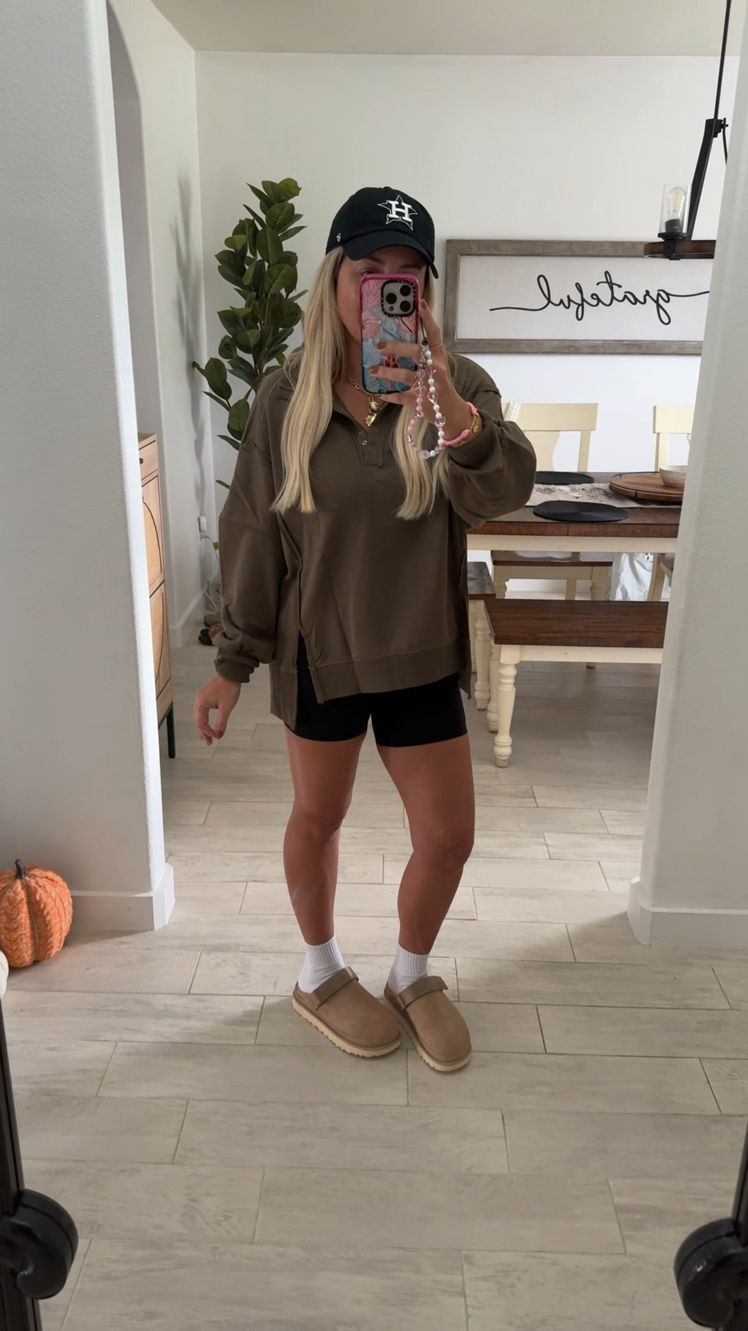 Oversized Pullover 50% off! 
Size small
Uggs went up 1/2 a size 
Comfy everyday outfit 

#LTKShoeCrush #LTKFindsUnder100 #LTKSaleAlert