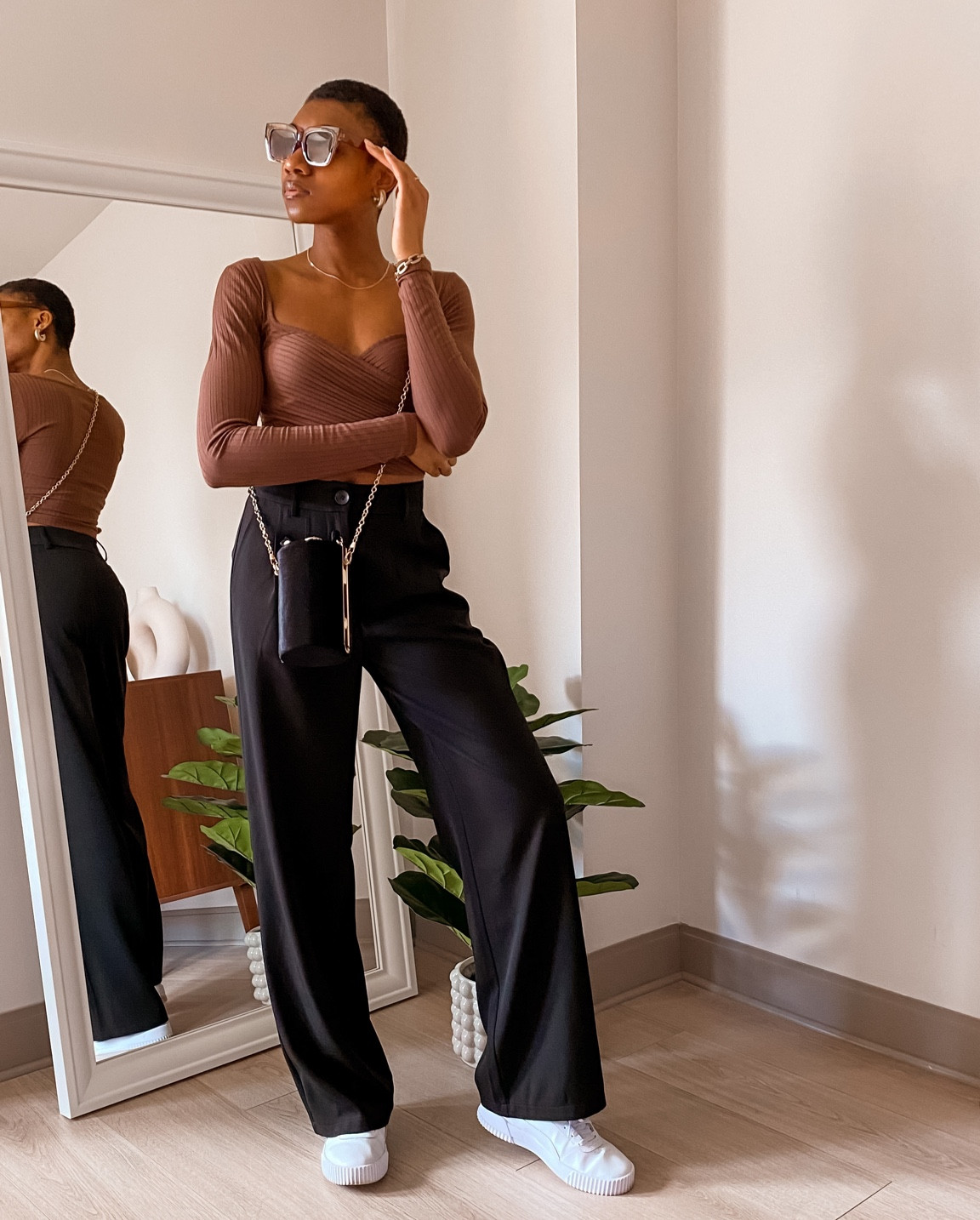 Styling wide leg pants.

Black wide leg pants, brown sweetheart neckline top with white sneakers - Puma and a black crossbody bag.

spring outfit ideas, summer fashion, minimalist style, style inspiration, ootd, spring looks, vacation haul, spring haul


#LTKstyletip #LTKunder100 #LTKFind