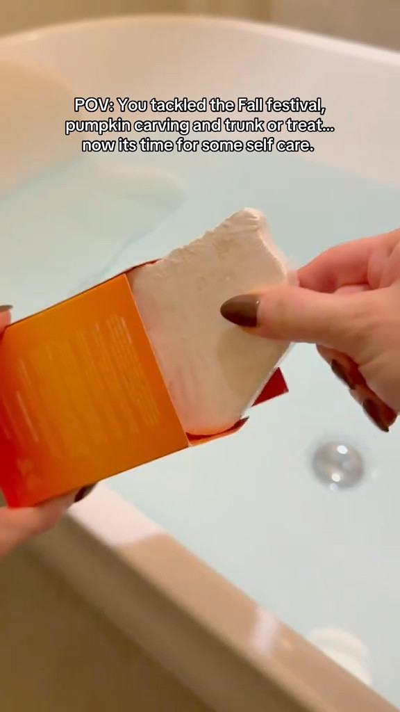 Cozy fall vibes spa bath routine // self care 





Bath products 
Boo basket 
Halloween 
Fall vibes
Pumpkin spice 
Bathroom 
Beauty finds 

#LTKBeauty #LTKSeasonal #LTKFindsUnder50
