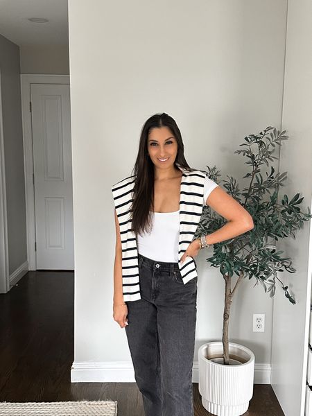 AnF looks I can’t wait to wear 🖤✨
The perfect white bodysuit with dark jeans and striped sweater is the perfect spring to summer transition look! 


Petite jeans, abercrombie sale, abercrombie, AnF, bodysuit, white top, work top, striped sweater, spring outfit, spring transition look, sambas outfit, samba, adidas samba

#LTKShoeCrush #LTKSaleAlert