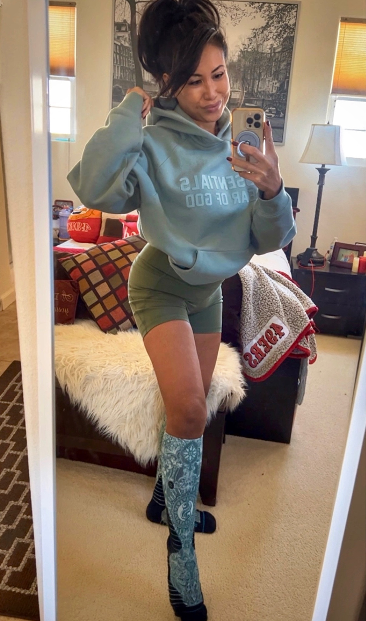 I’m 5’3 128 lbs and wearing the hoodie in Small and the bottoms in Med  

#LTKstyletip #LTKfitness #LTKU
