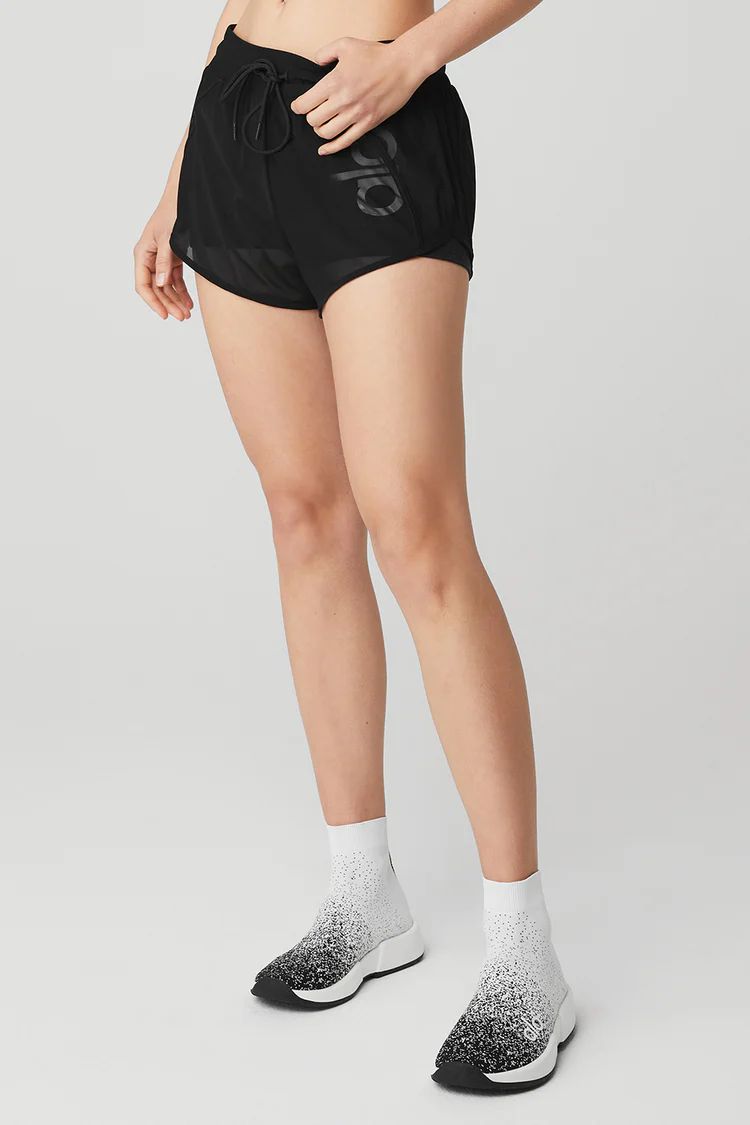 Ambience Short - Graphic | Alo Yoga