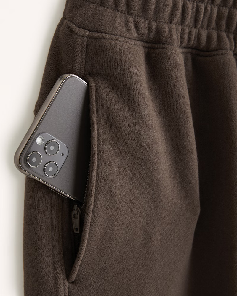 Men's Essential Sweatpant | Men's Bottoms | Abercrombie.com | Abercrombie & Fitch (US)