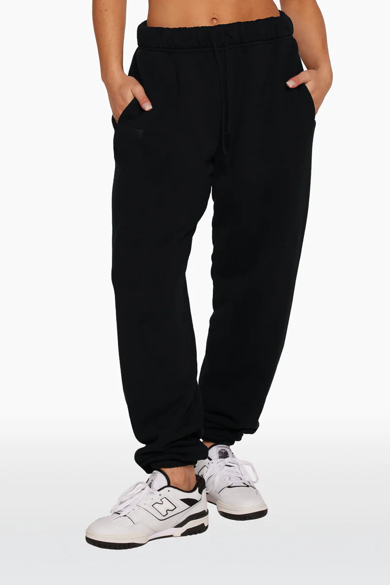 HEAVYWEIGHT SWEATS

                             
                            




    DRAWSTRING... | SET Active