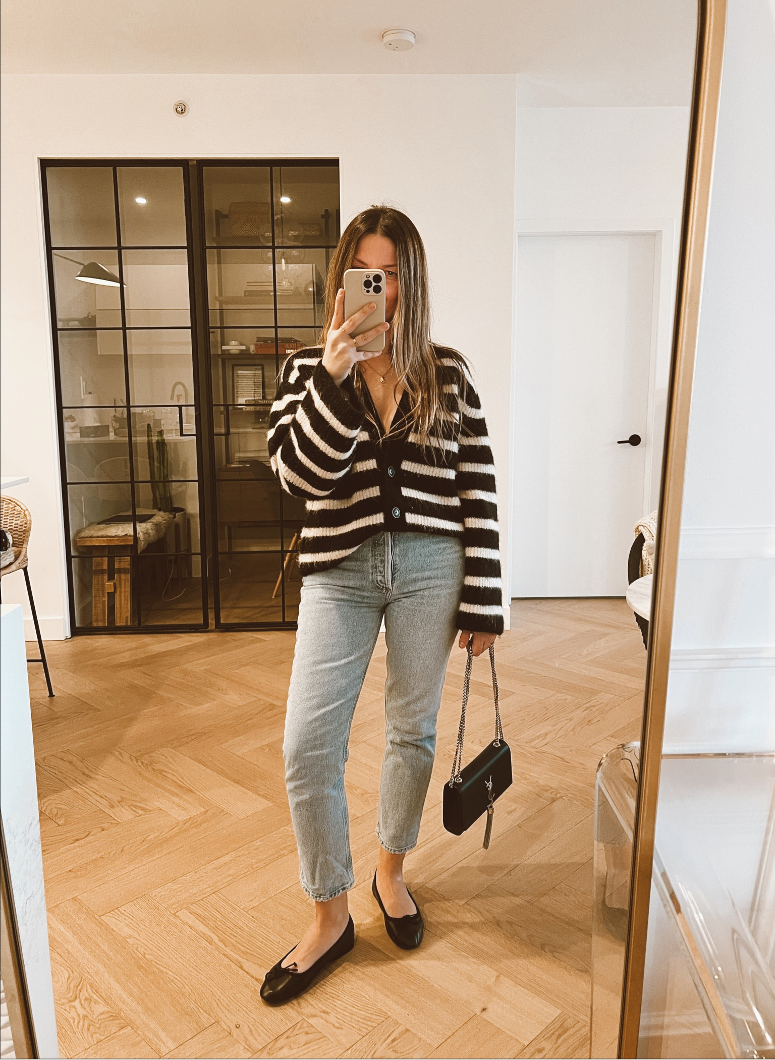 Ballet flats outfit and my favorite cardigan 🤍🖤

Cardigan: Other Stories old
Denim: Agilde Riley
Flats: Mango
Bag YSL 

#LTKGiftGuide #LTKSeasonal #LTKstyletip